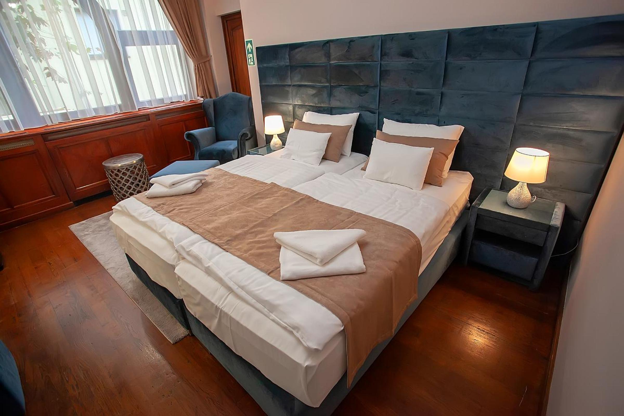 Standard Double or Twin Room - Photo 3
