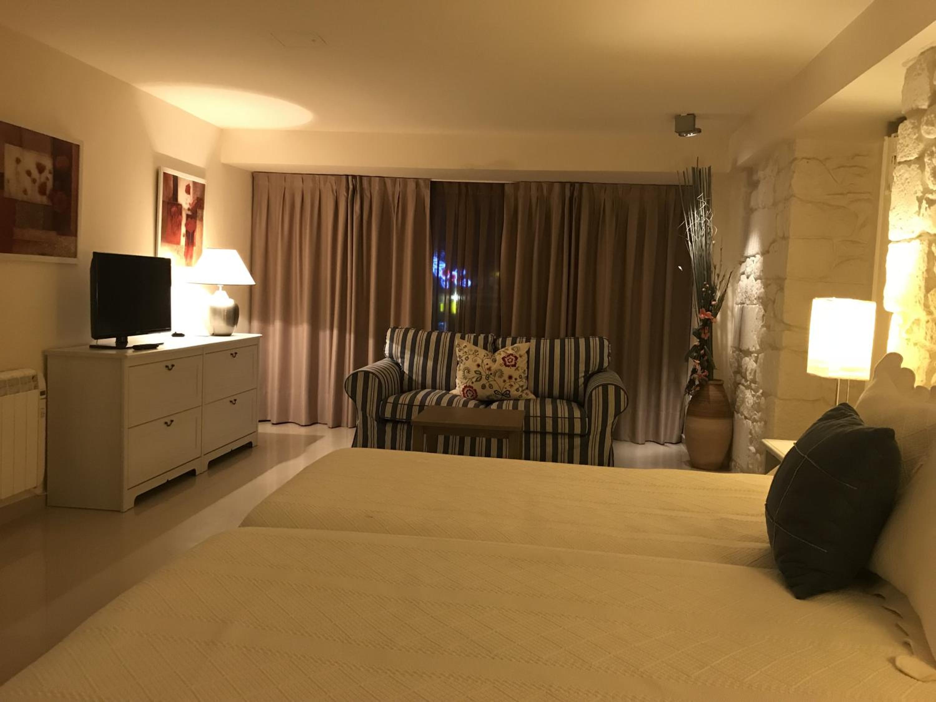 Twin Room - Photo 4