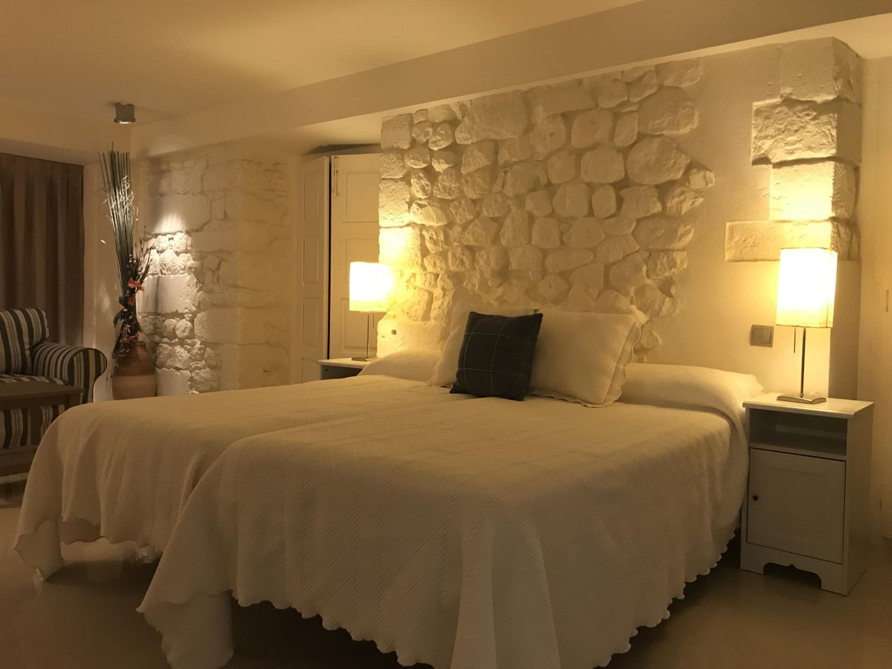 Twin Room - Photo 1