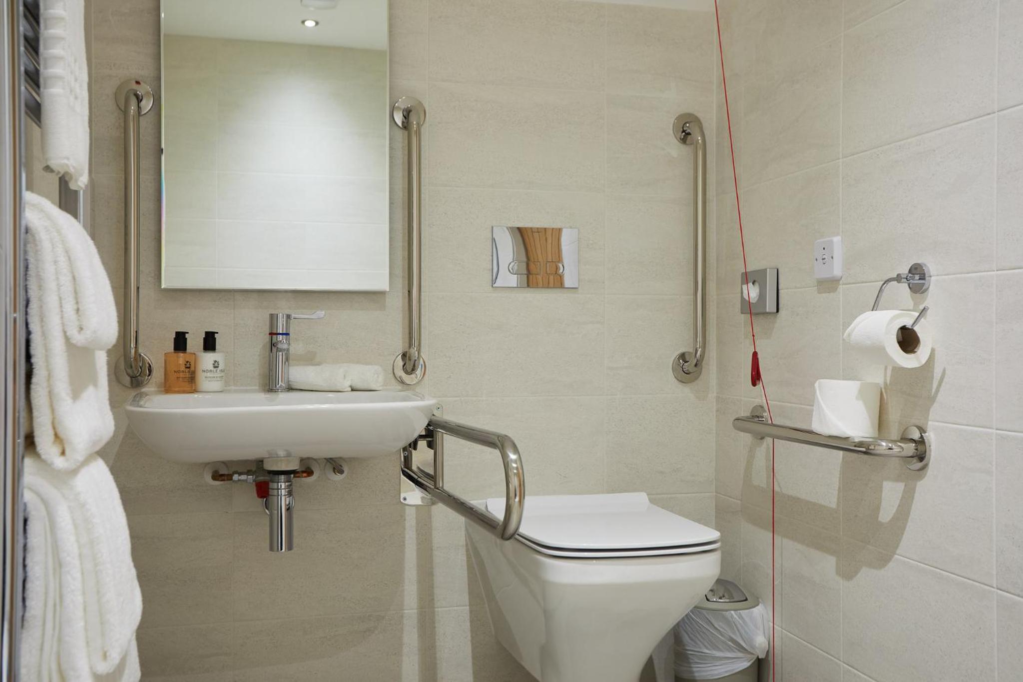 Double or Twin Room - Disability Access photo 3