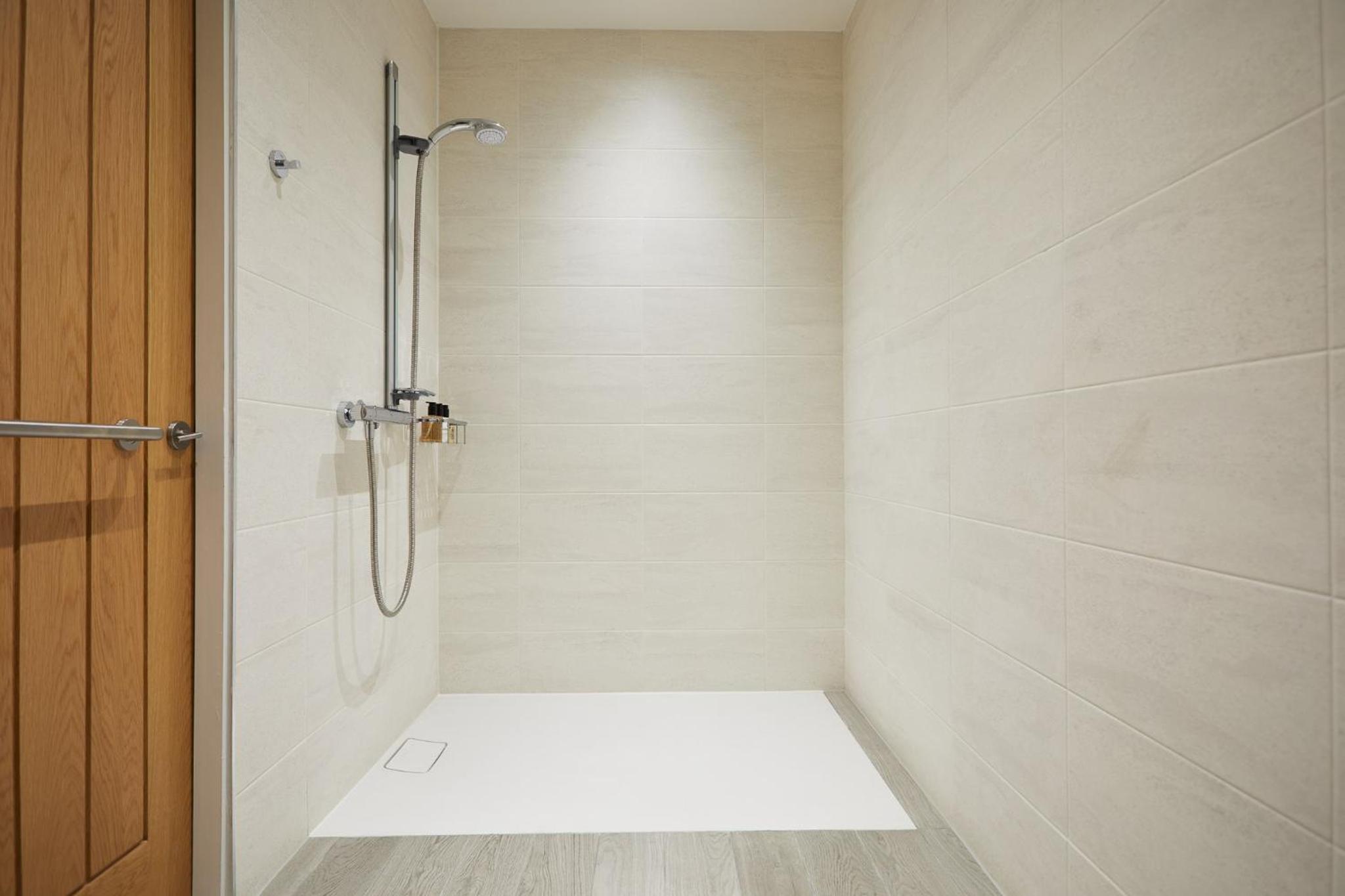 Double or Twin Room - Disability Access photo 2