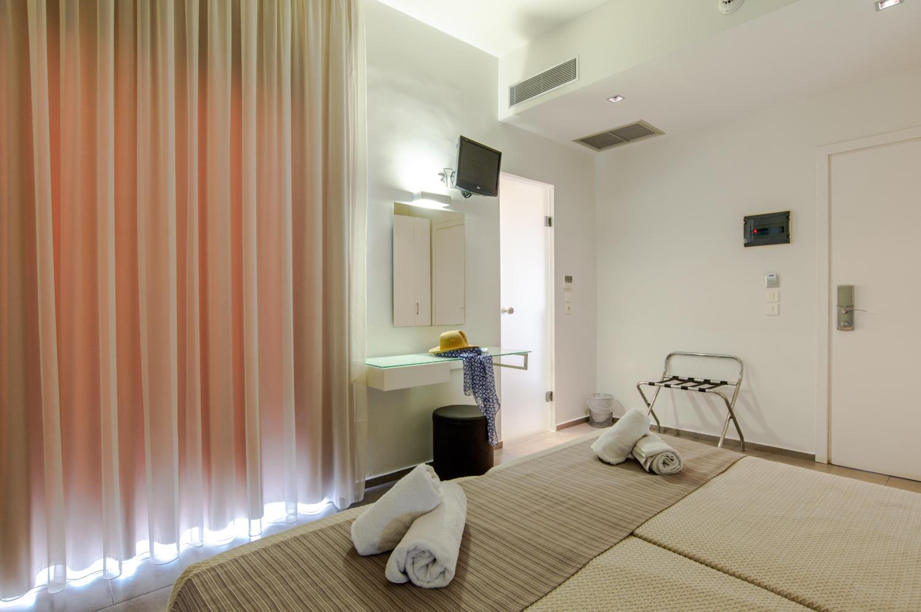 Superior Double Room - Photo 3