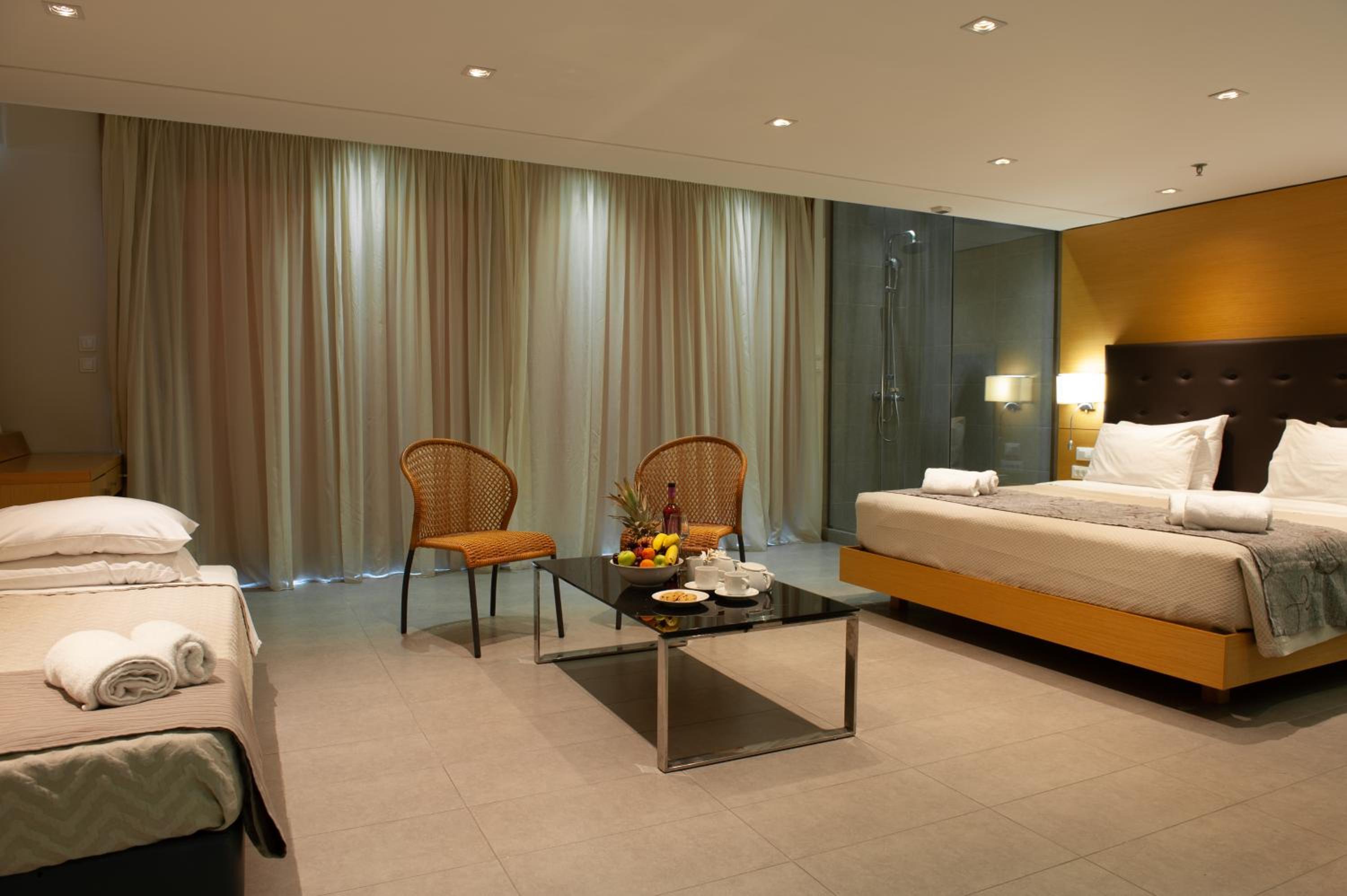 Executive Suite - Photo 7