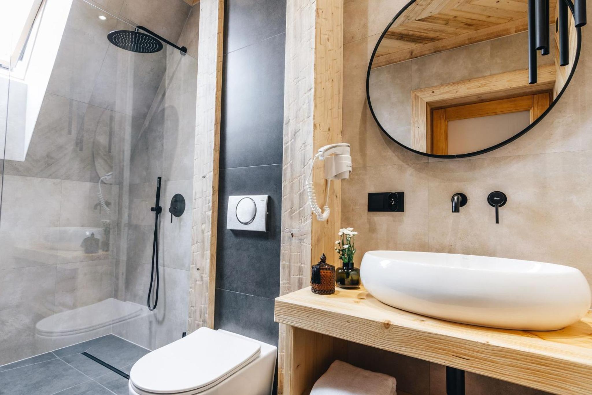 Deluxe Double Room with Shower photo 2