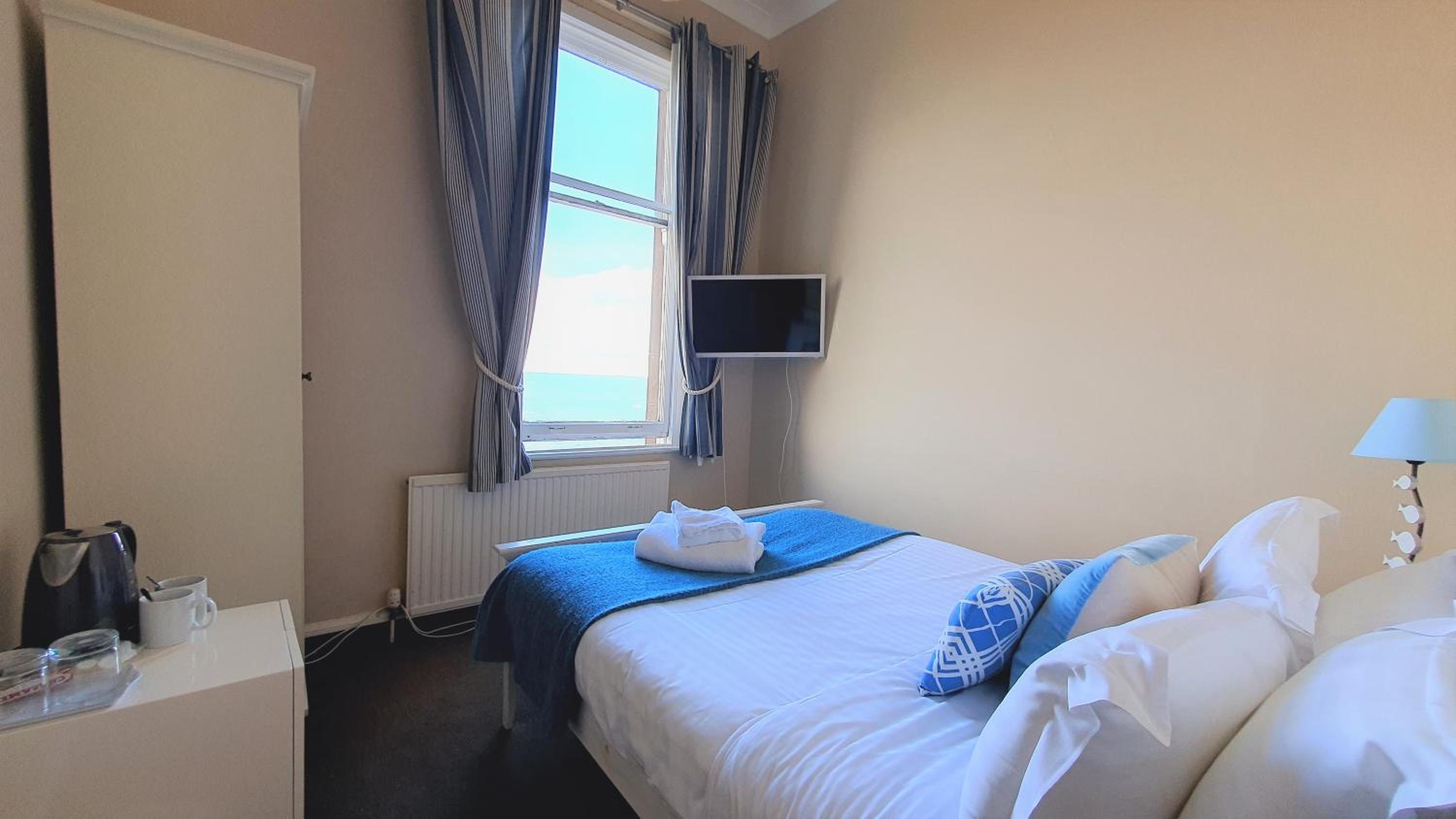 Large Single Room photo 3