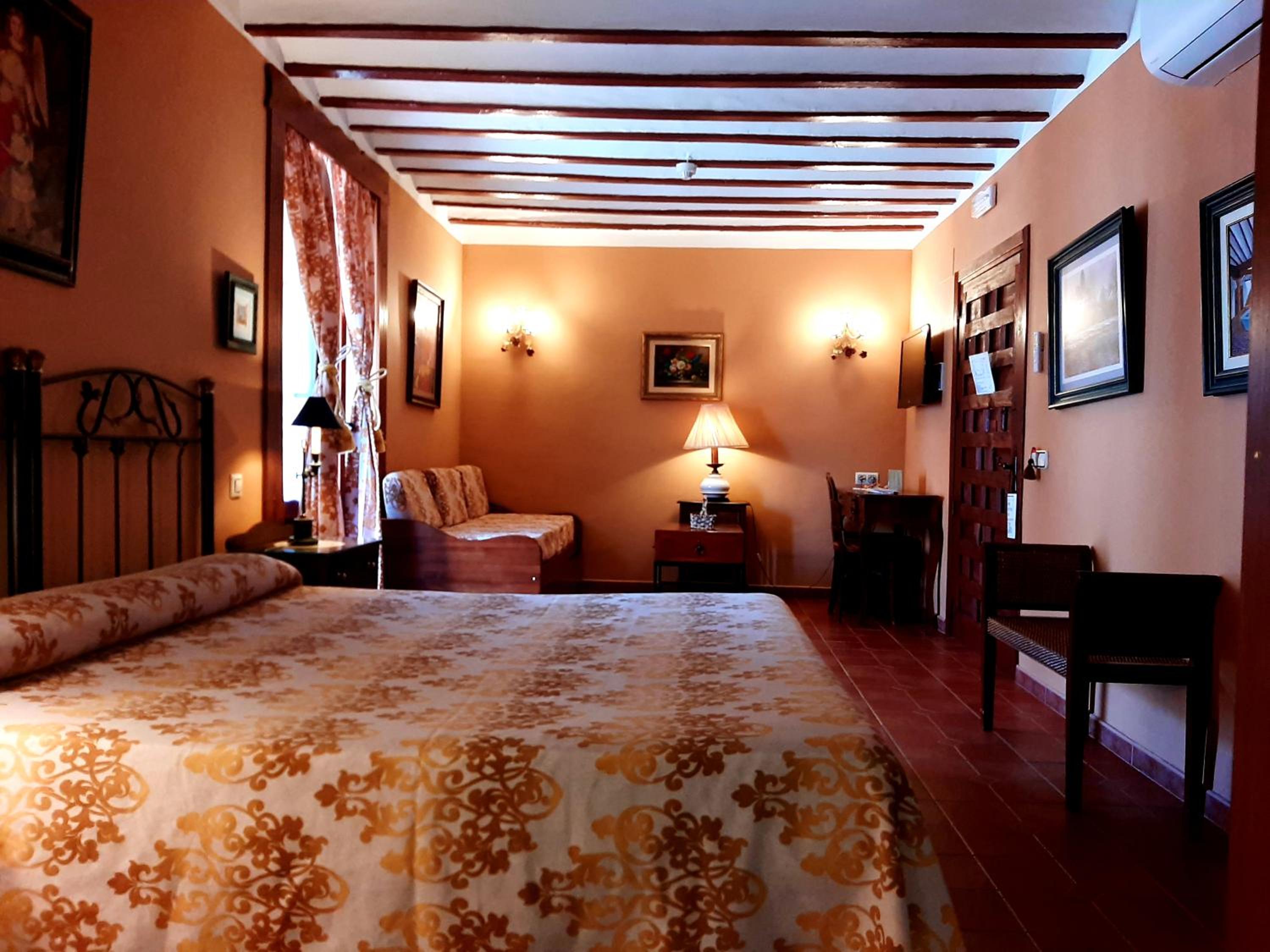 Suite - Photo 12
