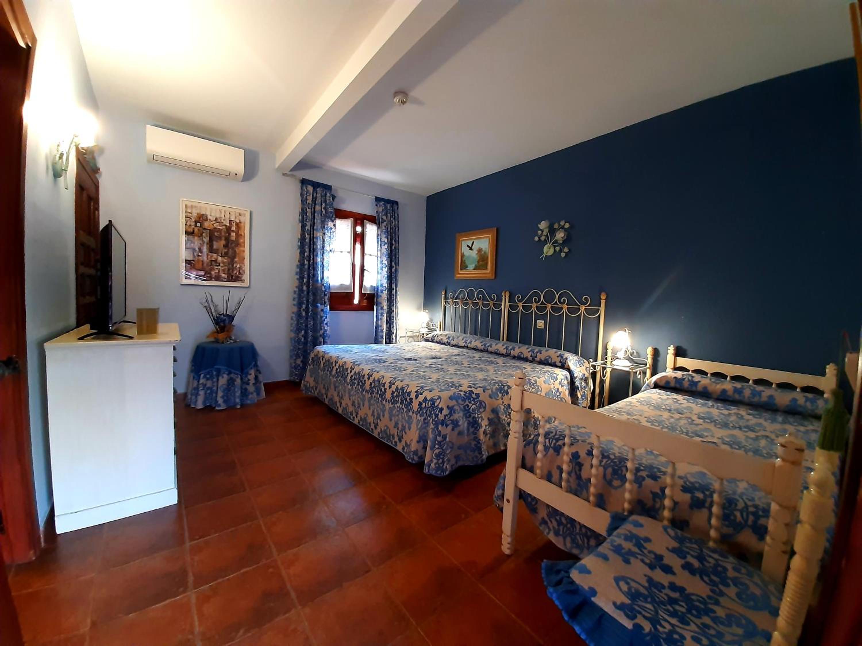 Double or Twin Room - Photo 17