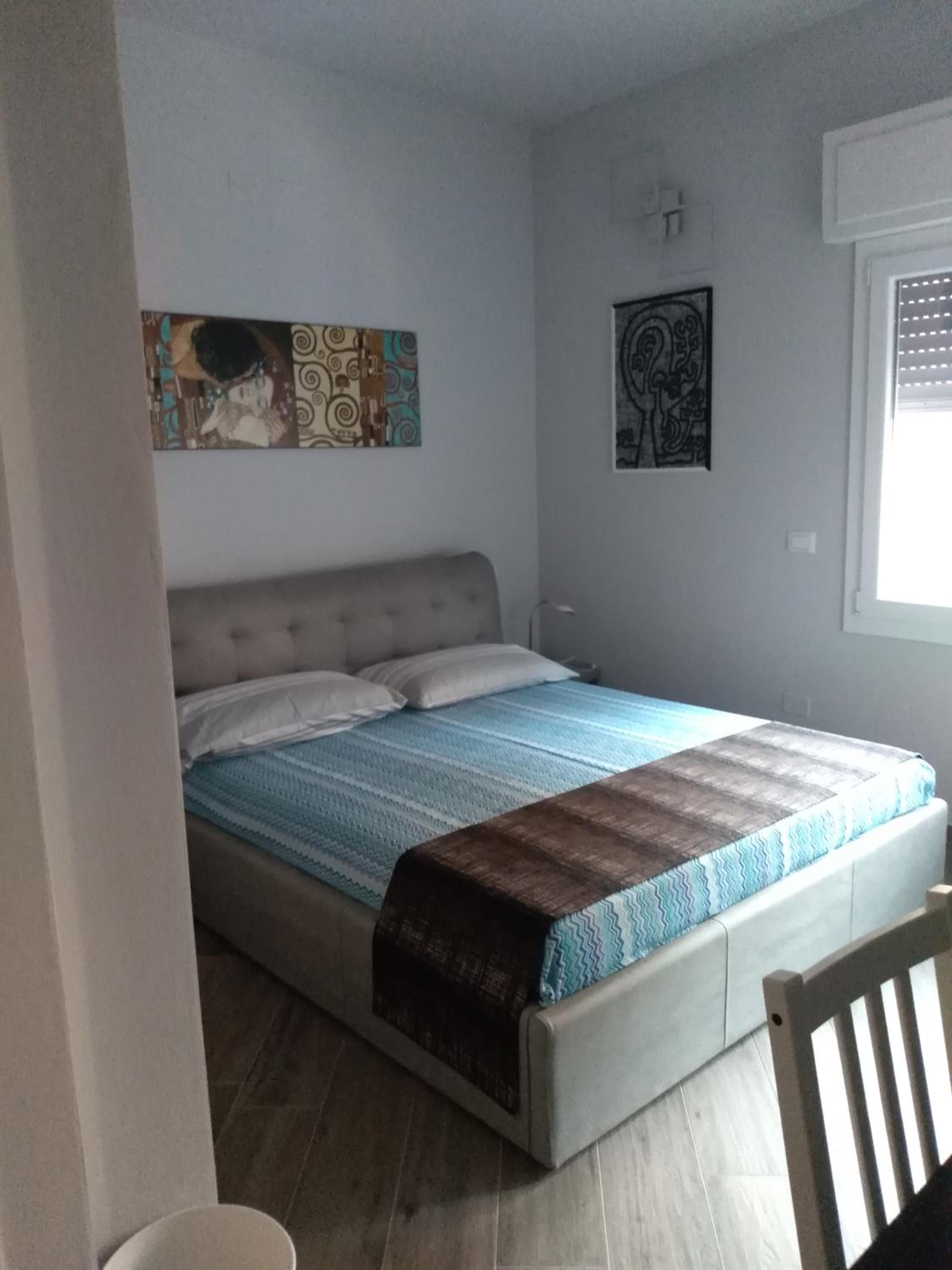 Double Room with Private Bathroom - Photo 17