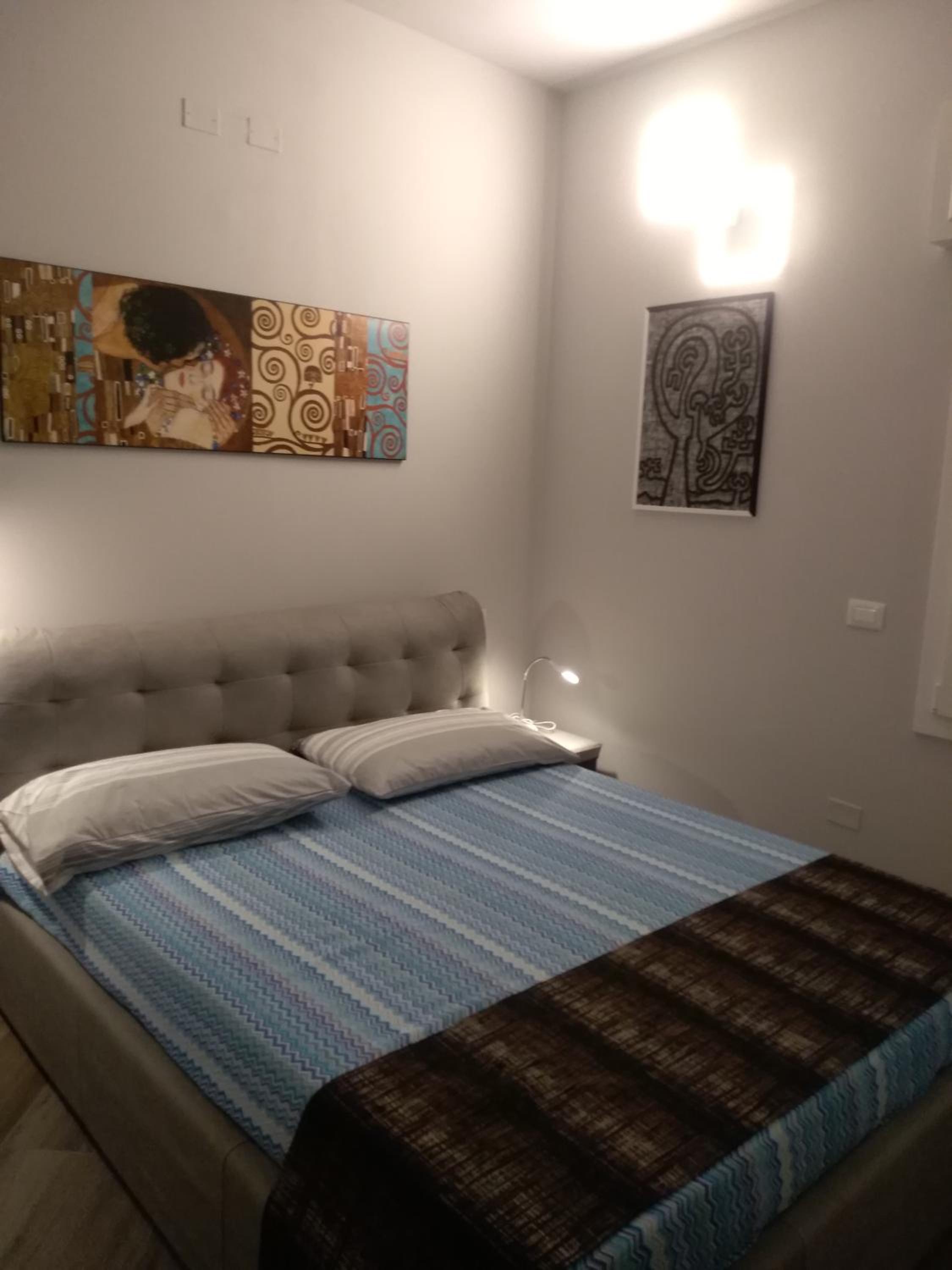 Double Room with Private Bathroom - Photo 16