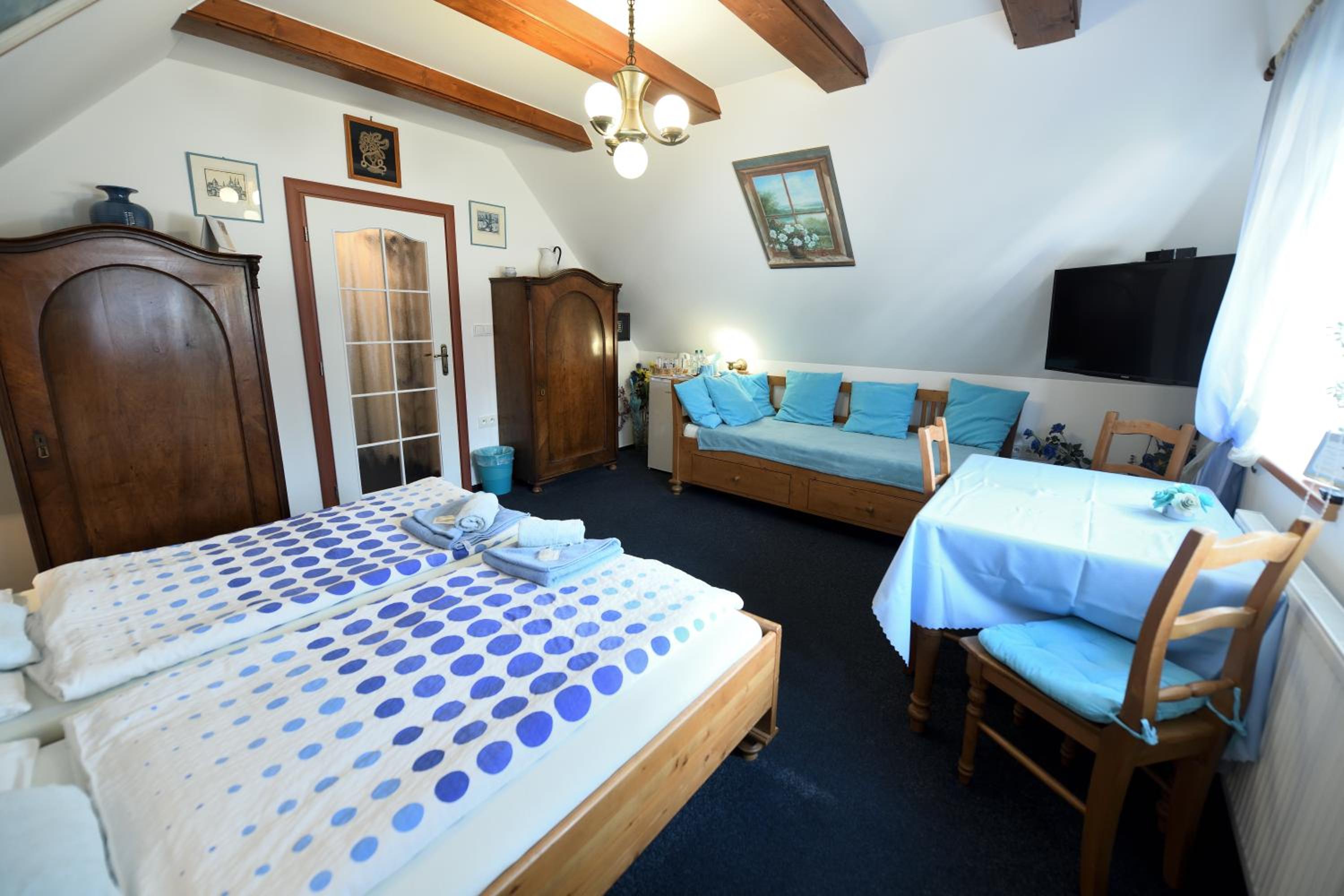 Superior Triple Room photo 2