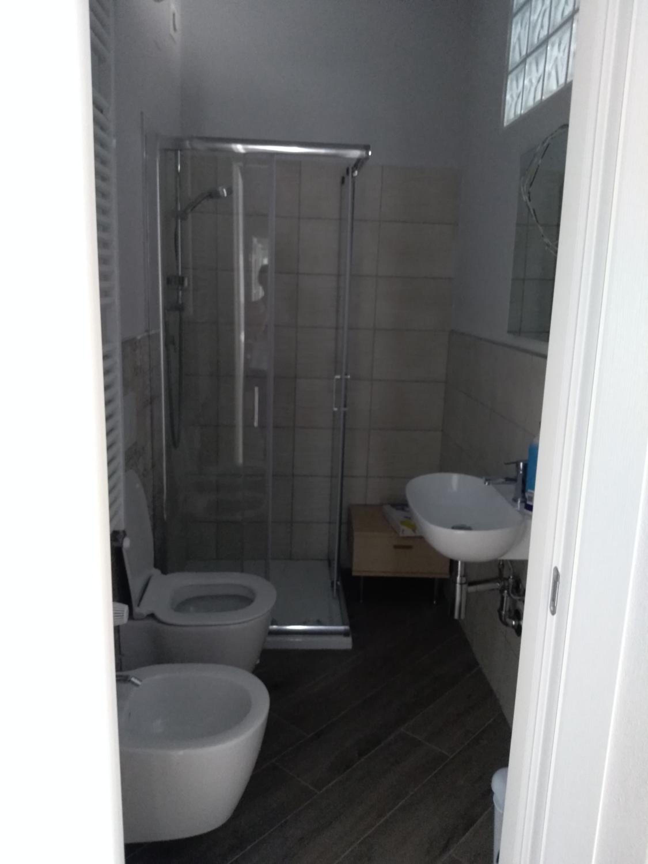 Double Room with Private Bathroom - Photo 9