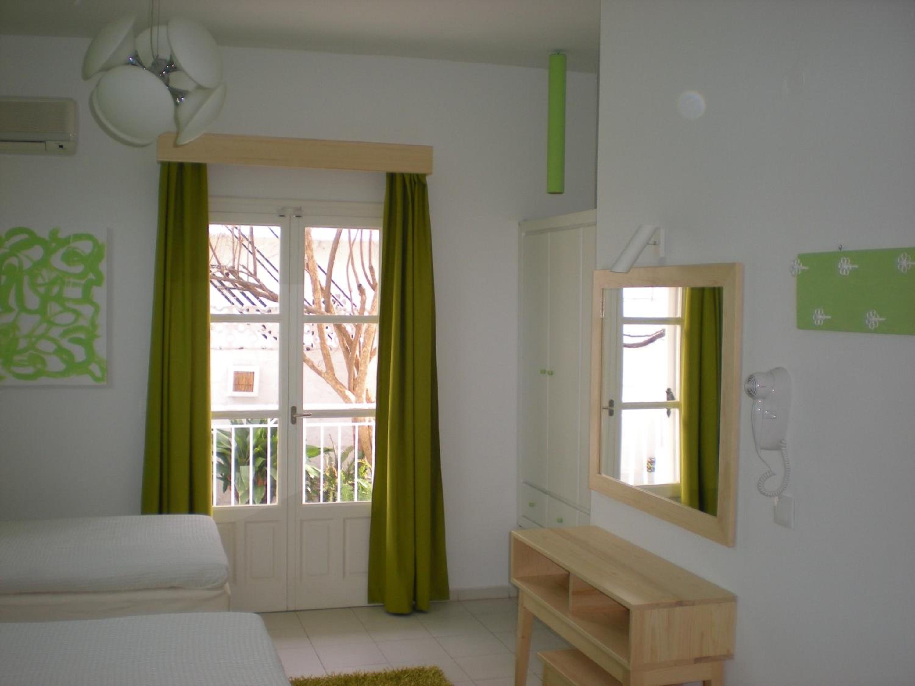 Superior Triple Room - Photo 8