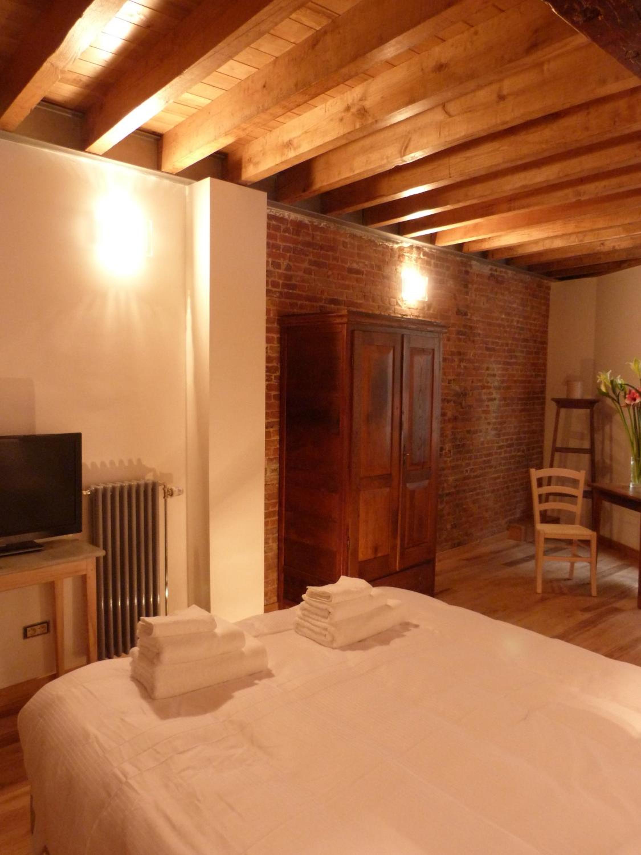 Deluxe Double Room with Extra Bed