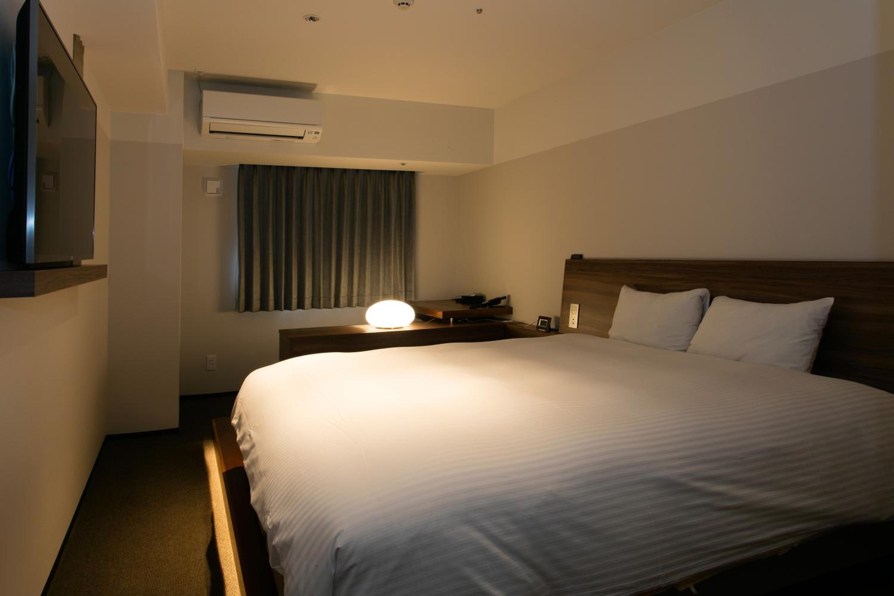 Standard King Room - Non-Smoking - No Daily Cleaning for Consecutive Stays