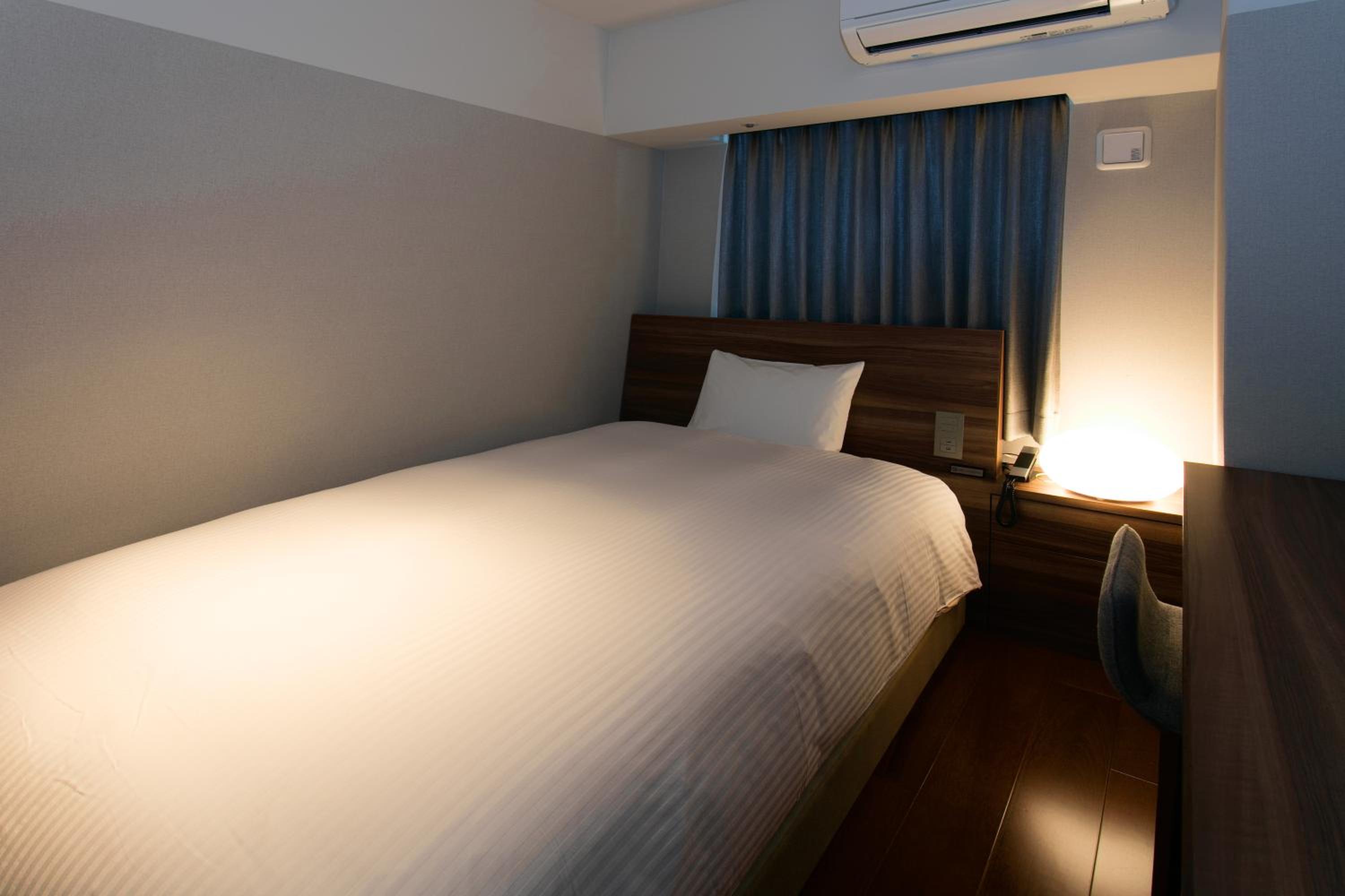 Small Single Room - Non-Smoking - No Daily Cleaning