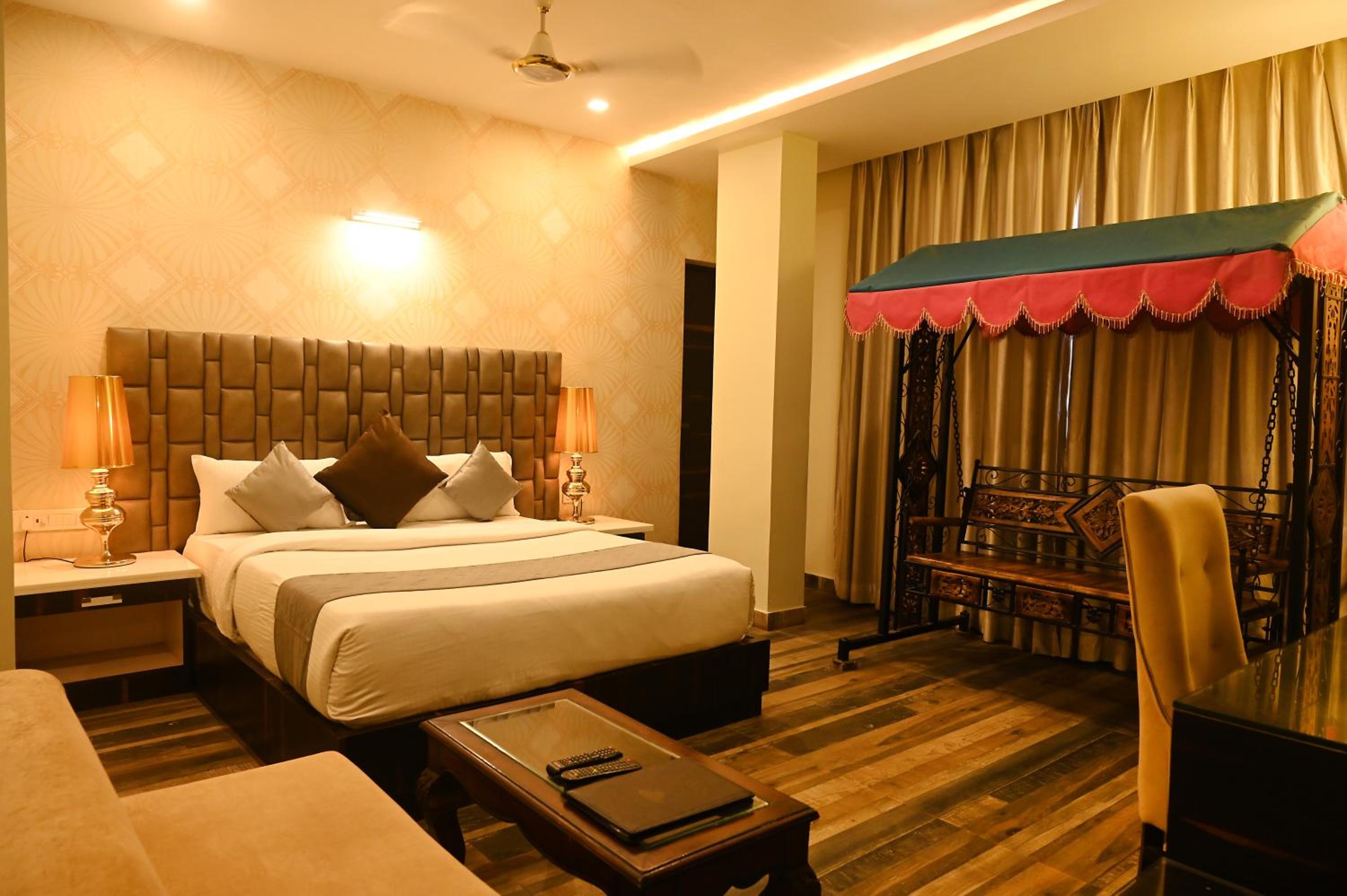 Superior Double or Twin Room with Garden View (Evening Aarti with Boat Ride @ INR 500 Per Person)