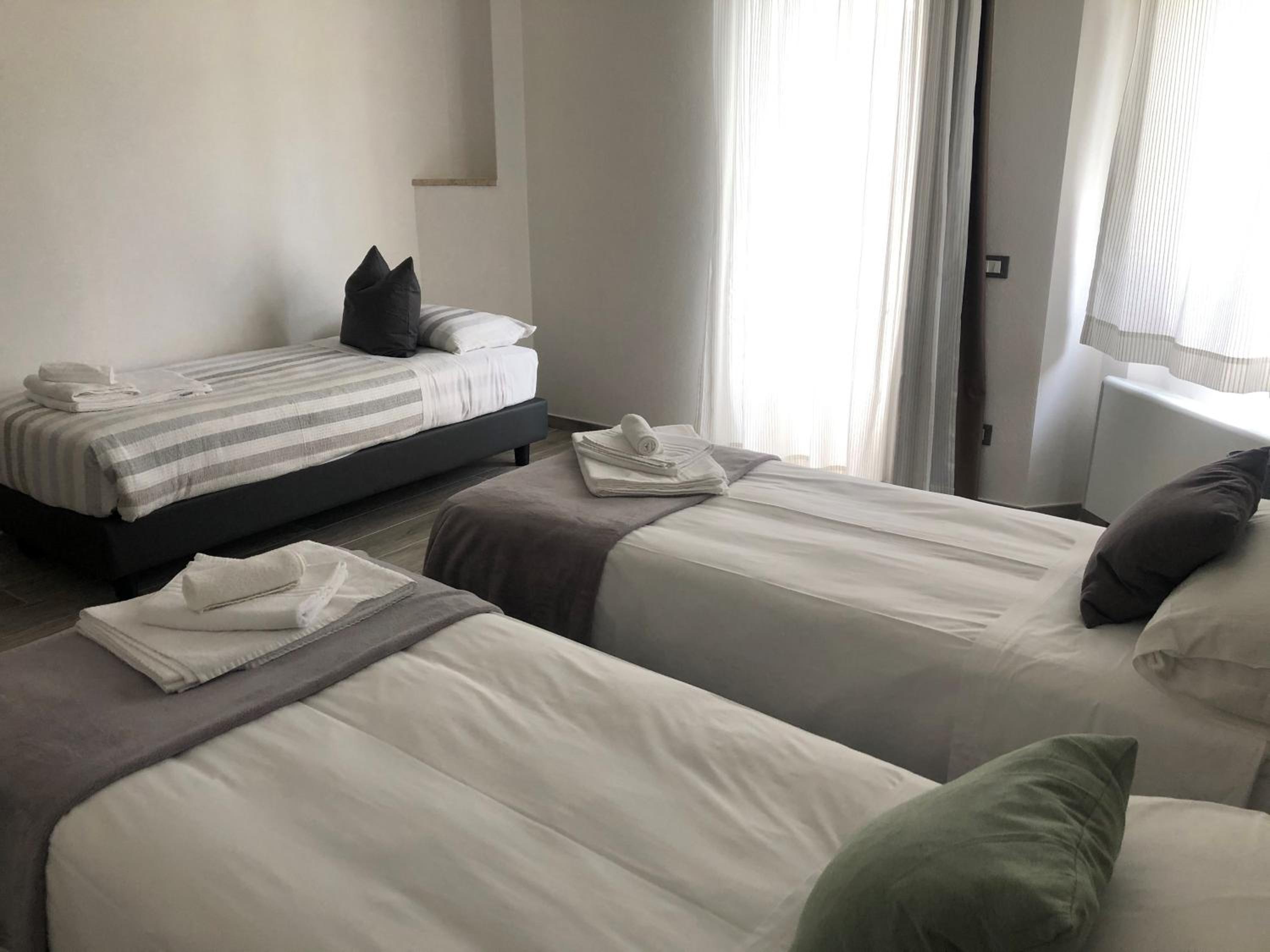 Standard Triple Room photo 3