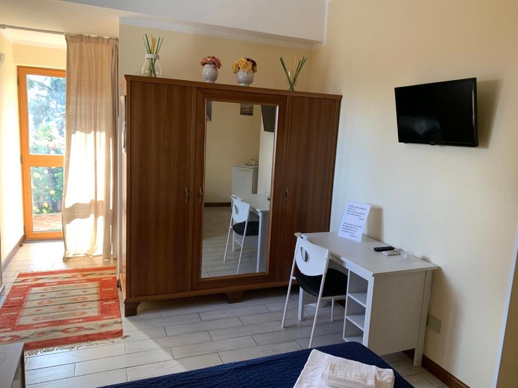 Double Room with Private Bathroom photo 1