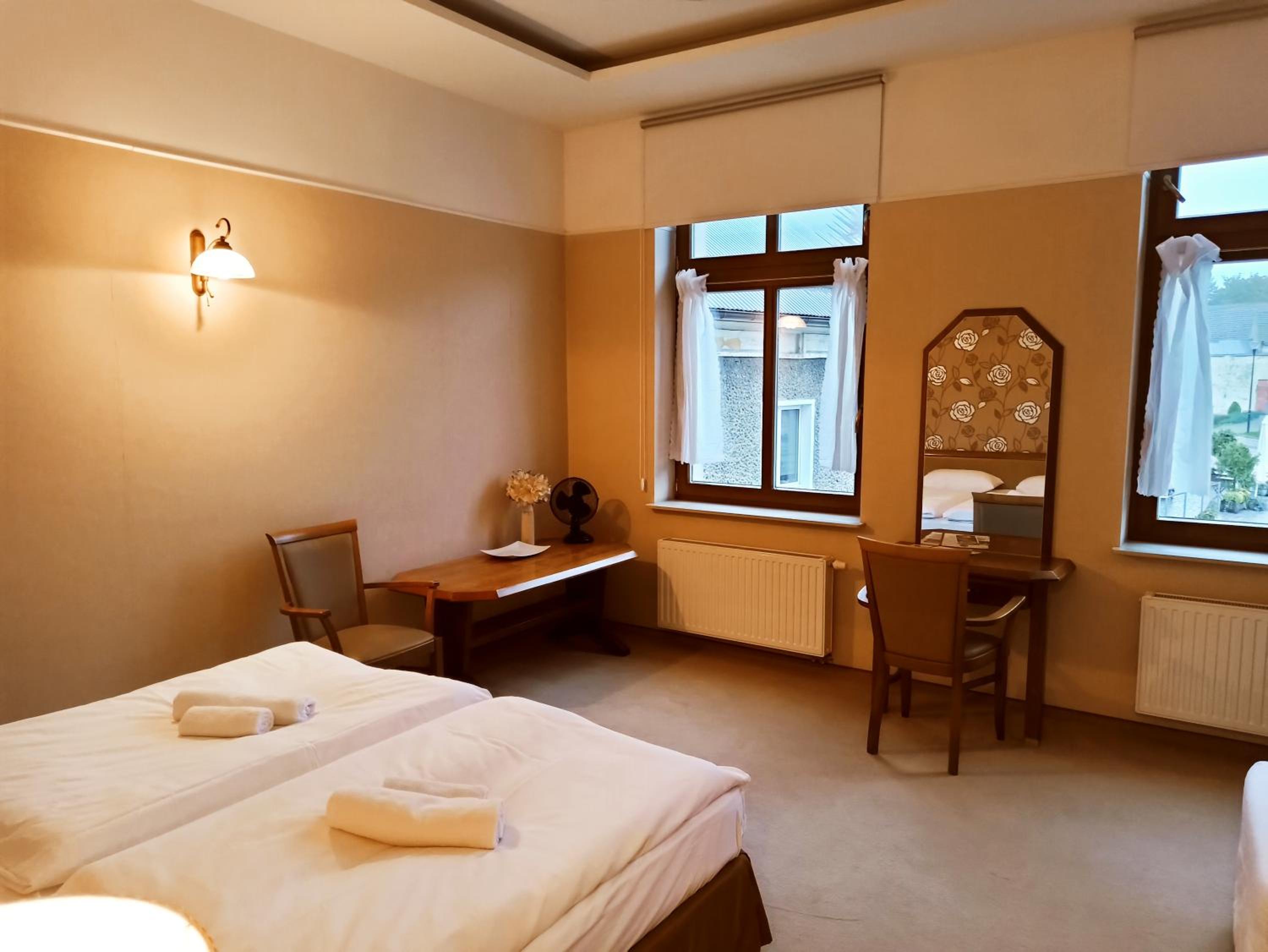 Large Double Room photo 1