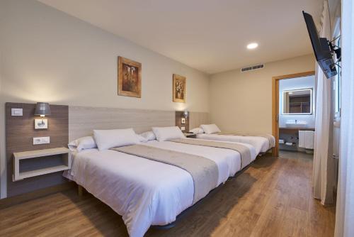 Standard Triple Room photo 3