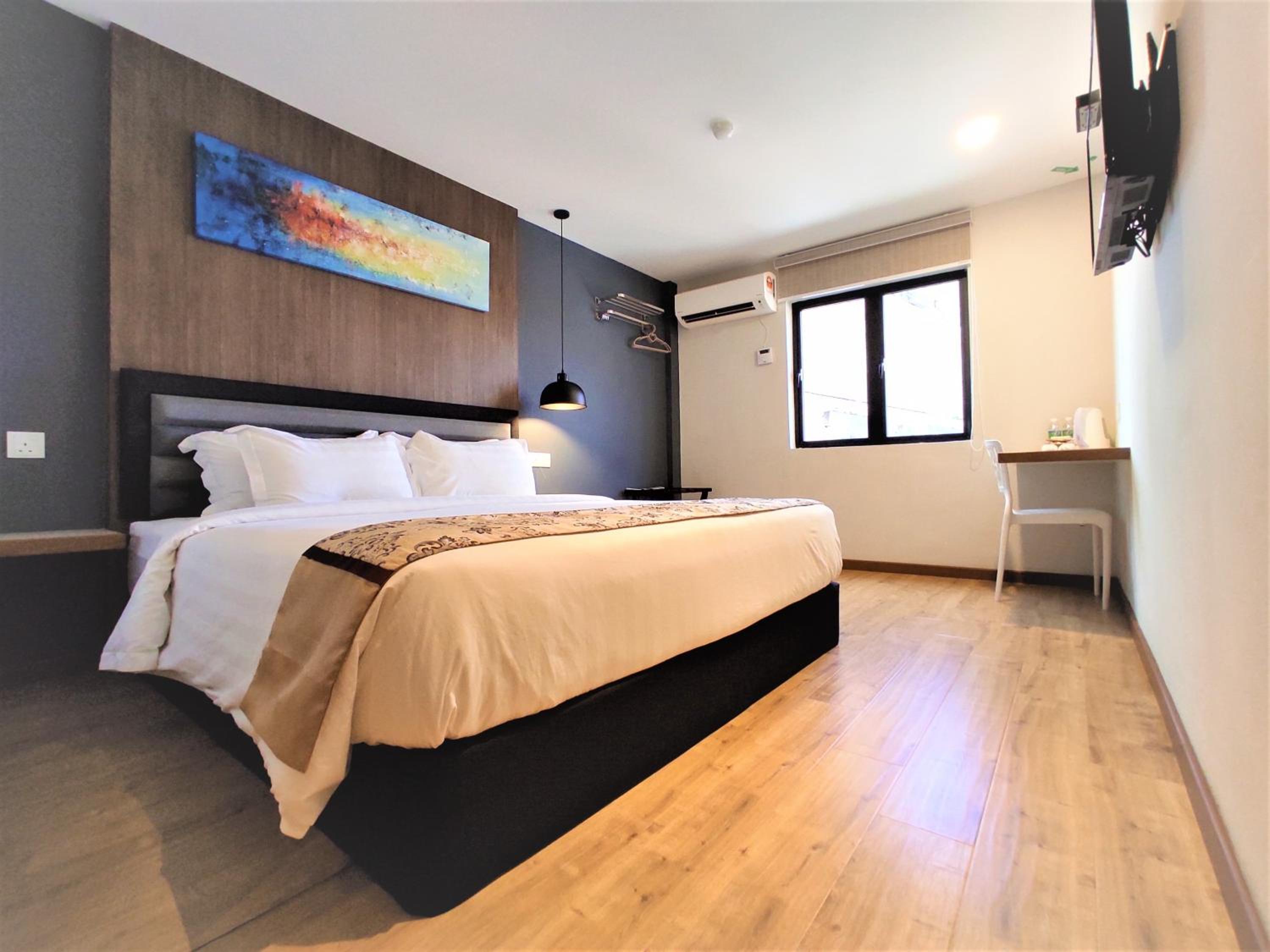 Deluxe King Room photo 3