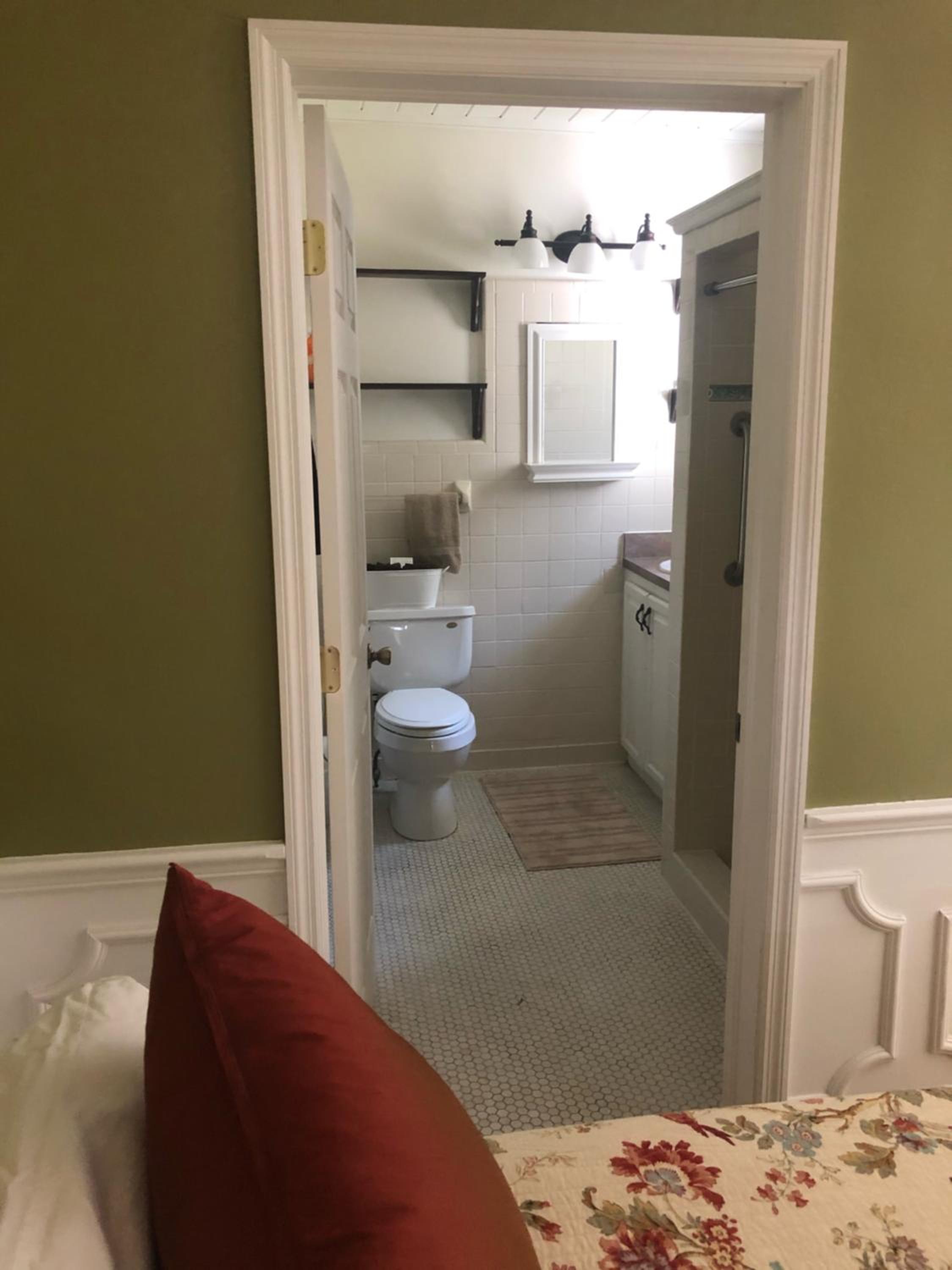King Room - Disability Access photo 2