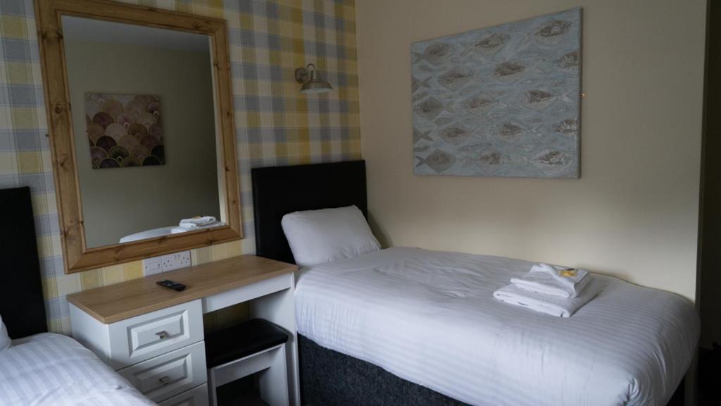 Standard Twin Room - Photo 2