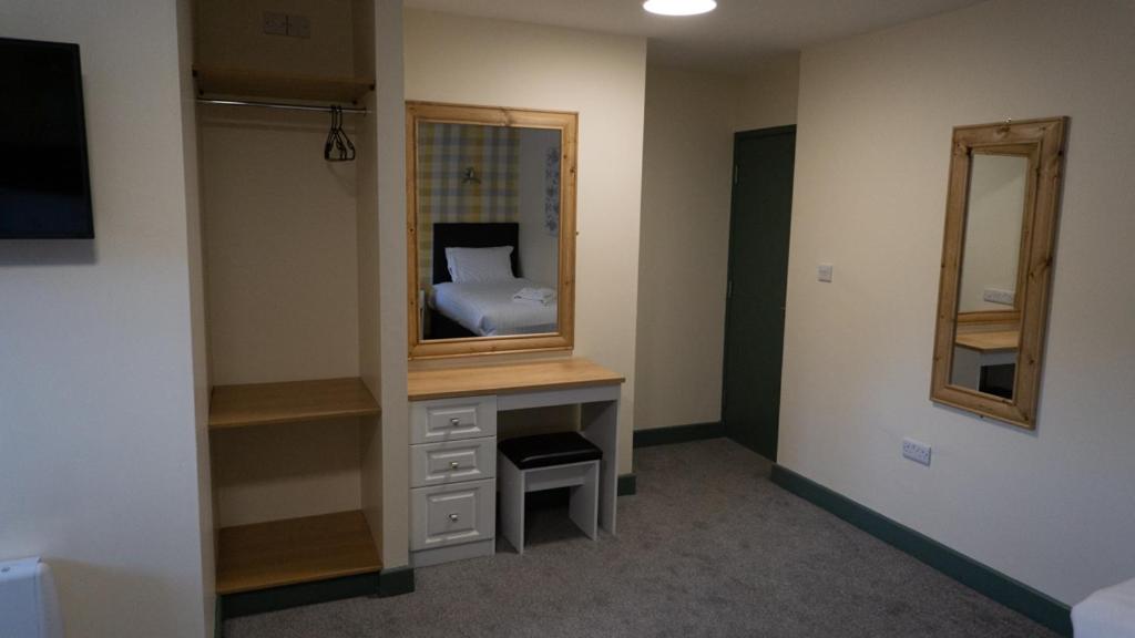 Standard Triple Room - Photo 1