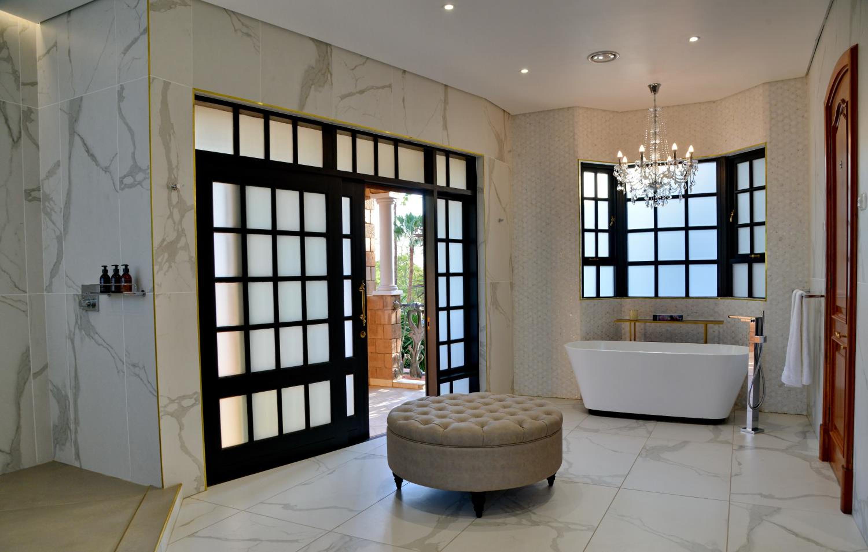 Honeymoon Suite photo 2