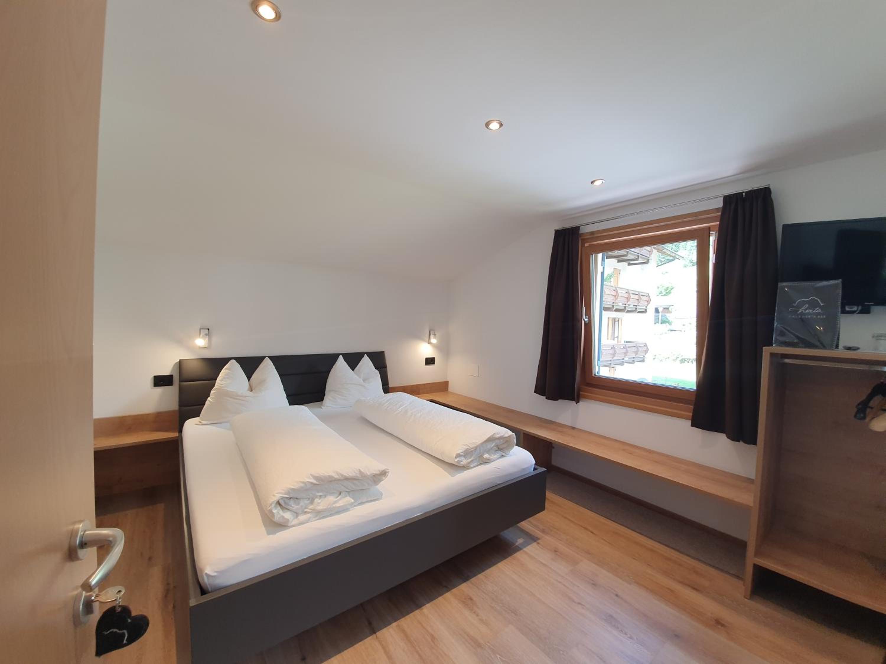 Quadruple Room with Private Bathroom - Photo 5