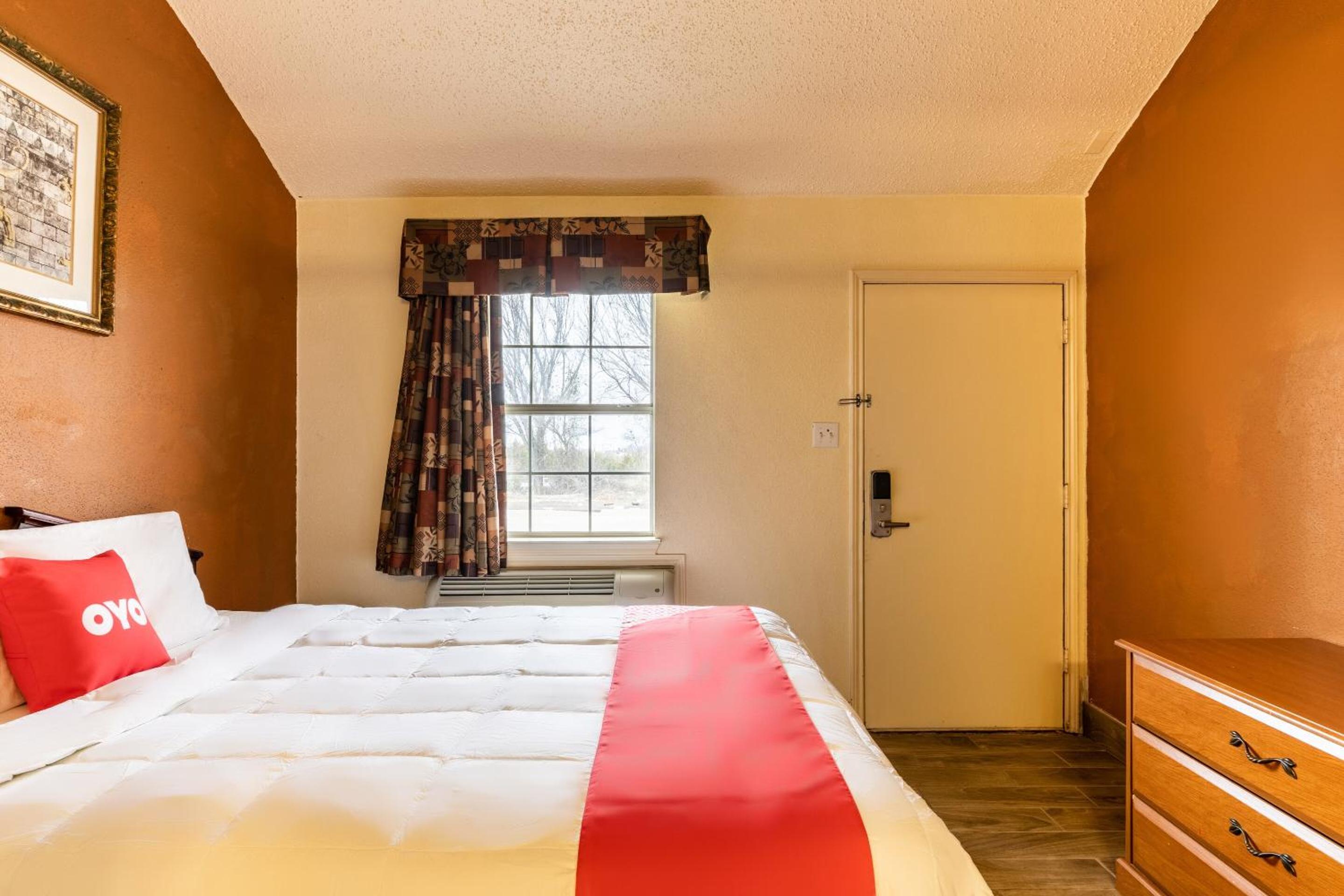 Queen Room - Photo 5