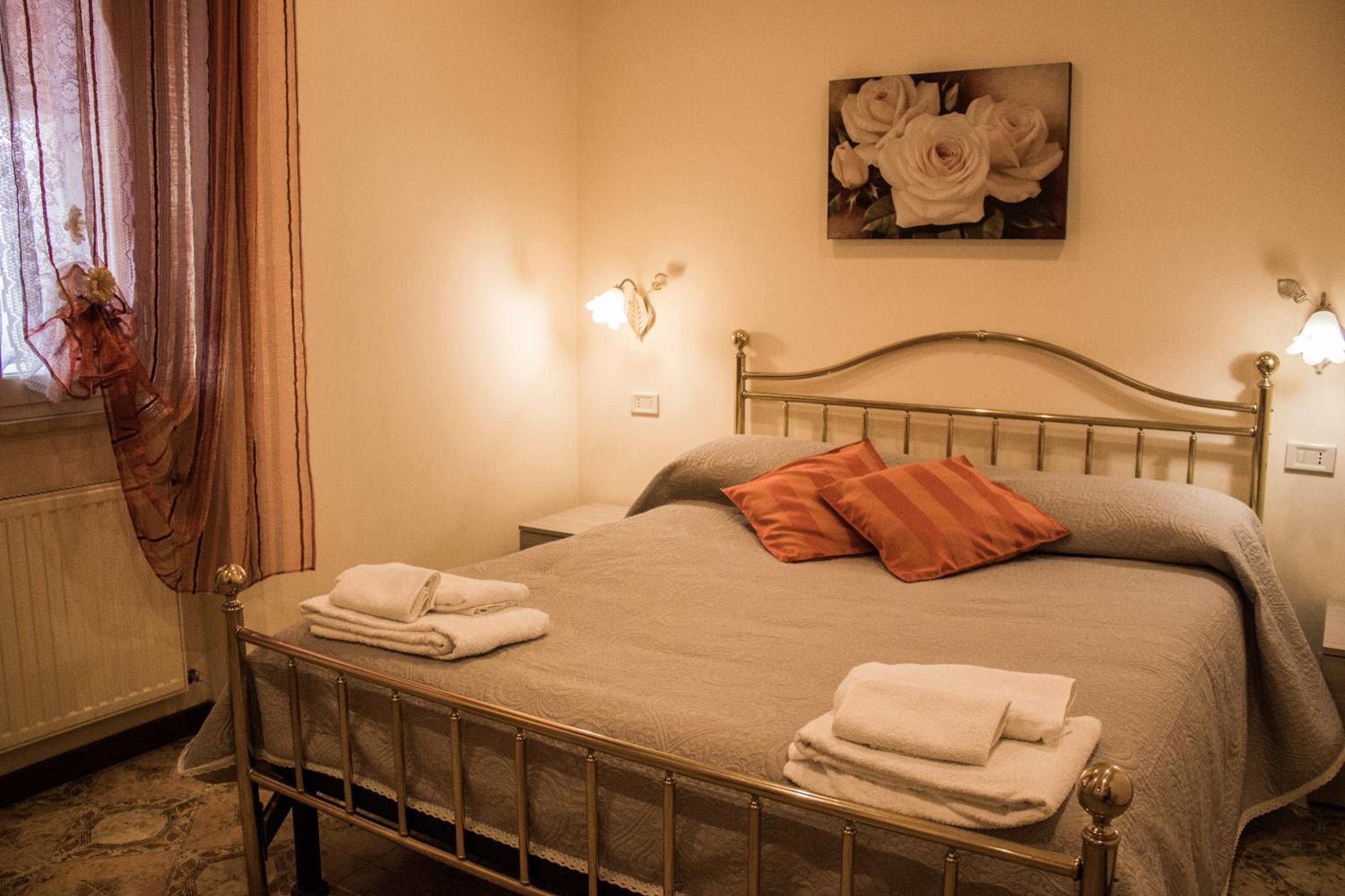 Triple Room with Private Bathroom photo 2