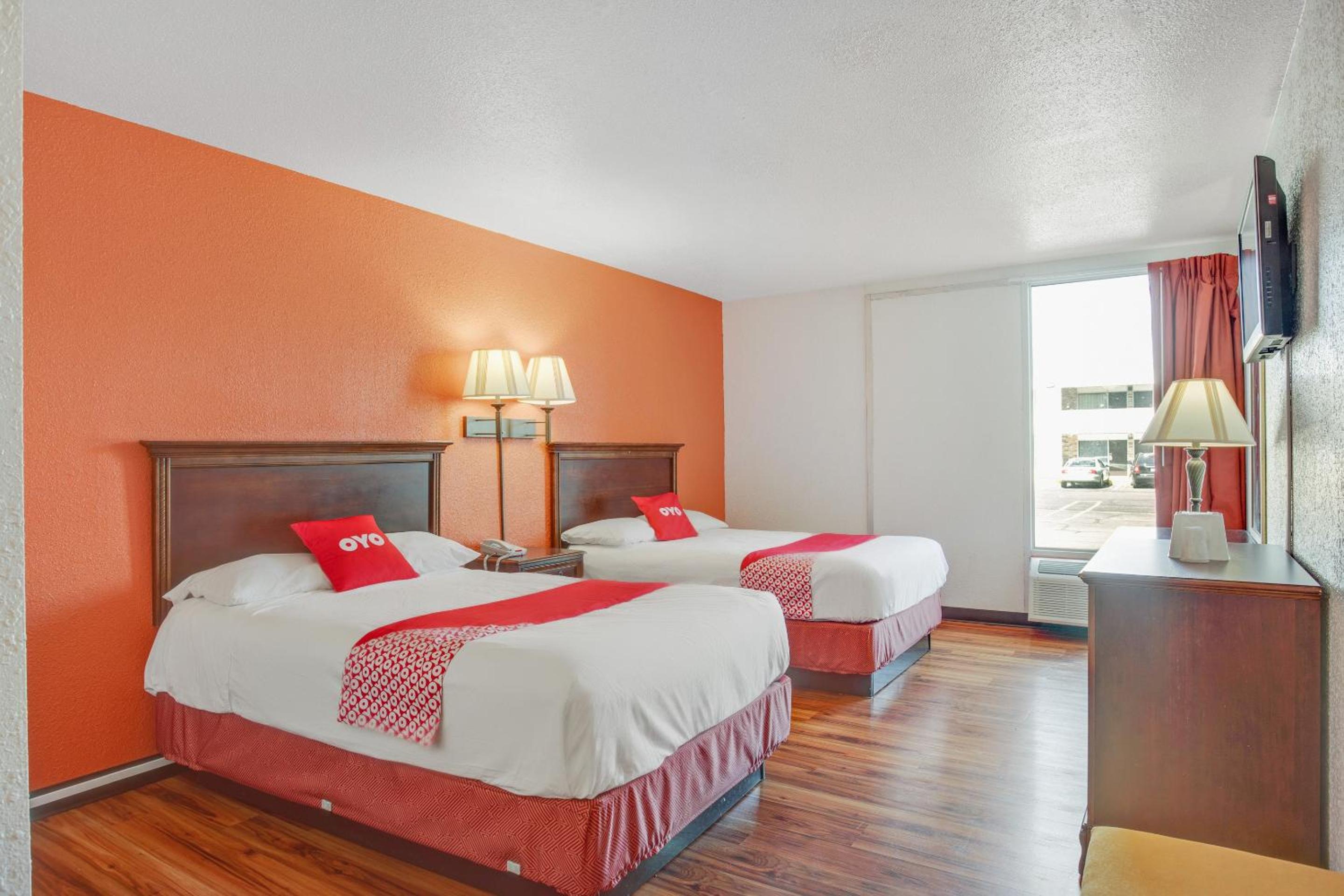 Double Room with Two Double Beds - Photo 1
