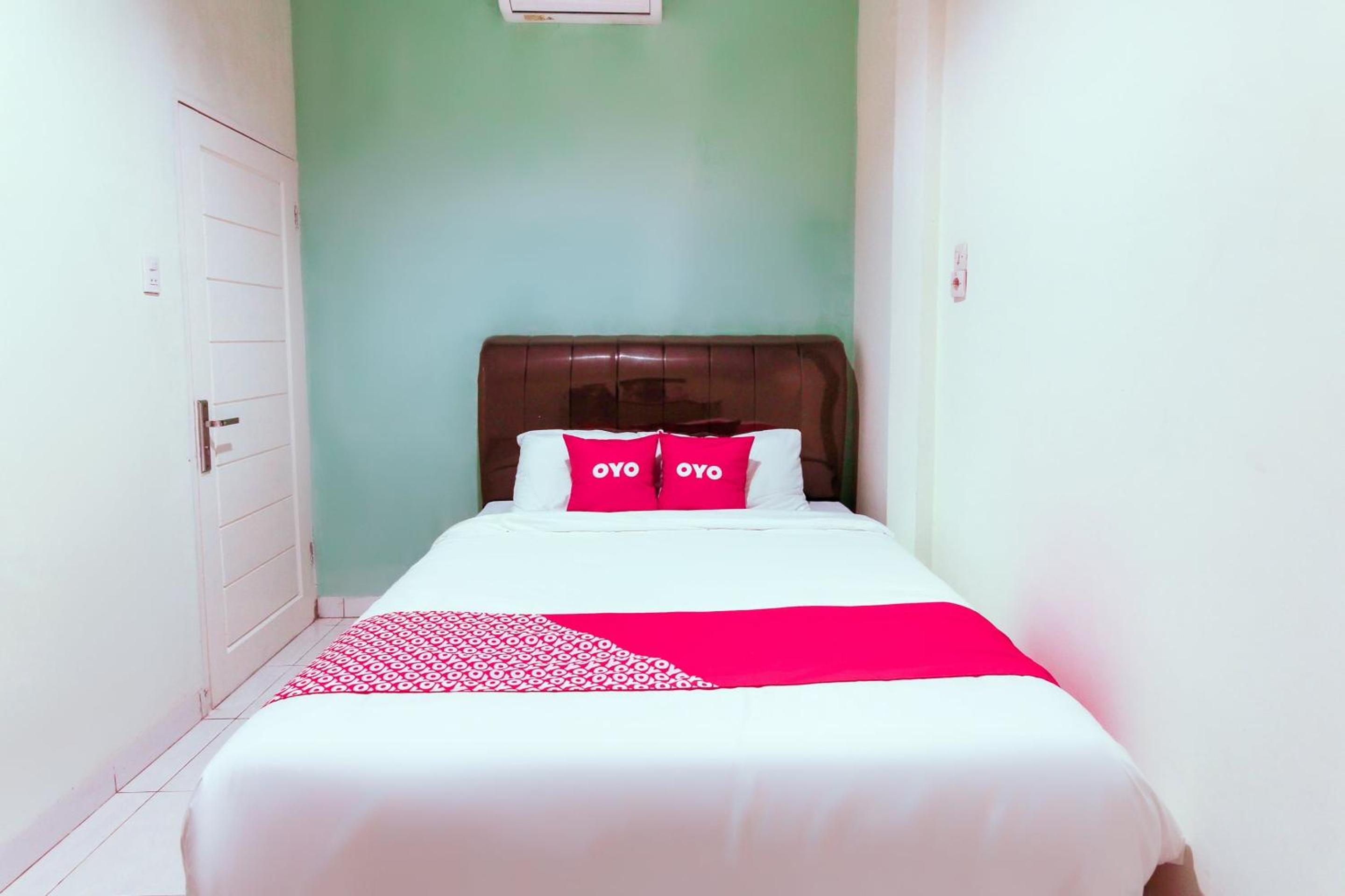 Standard King Room - Photo 14