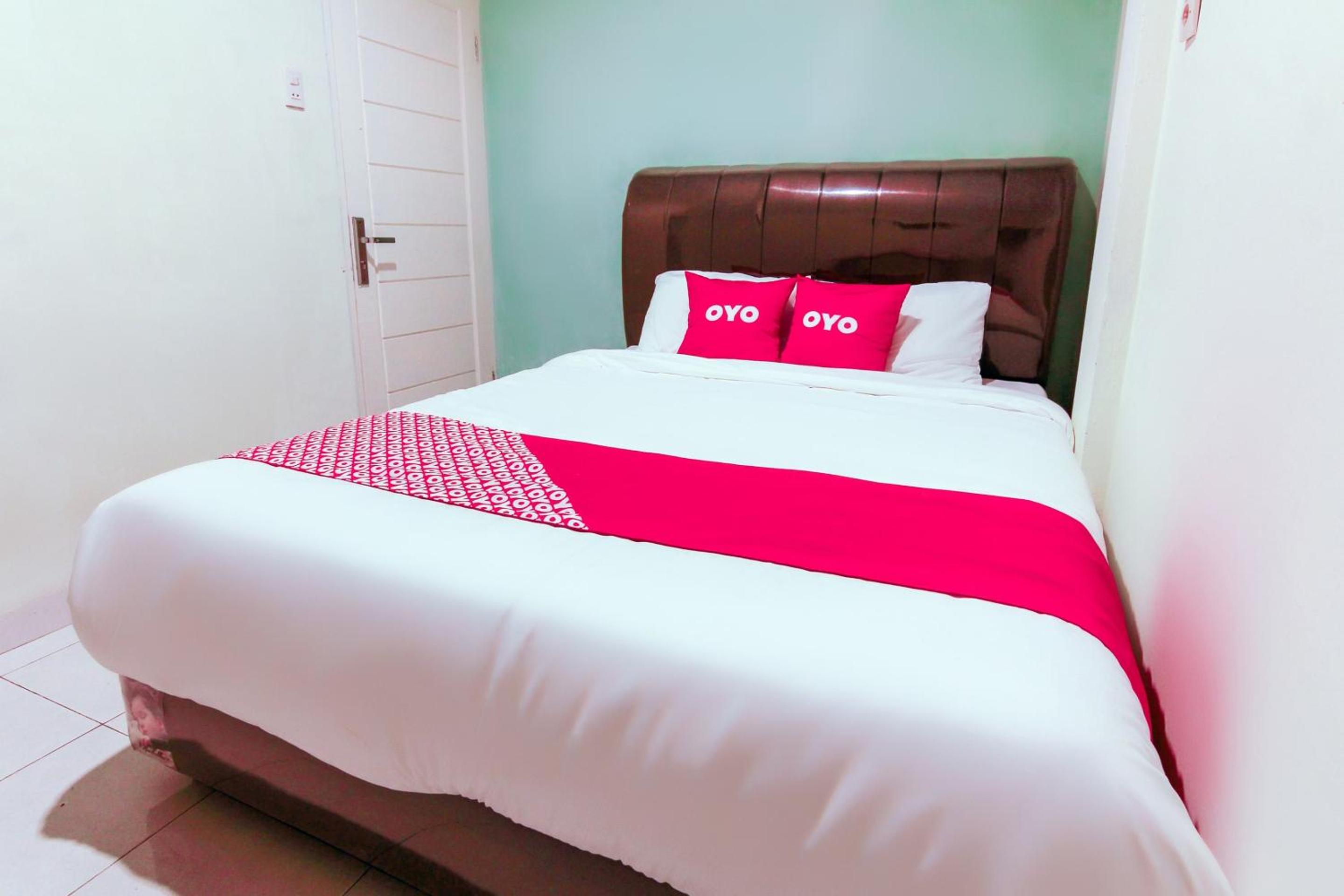Standard King Room - Photo 12