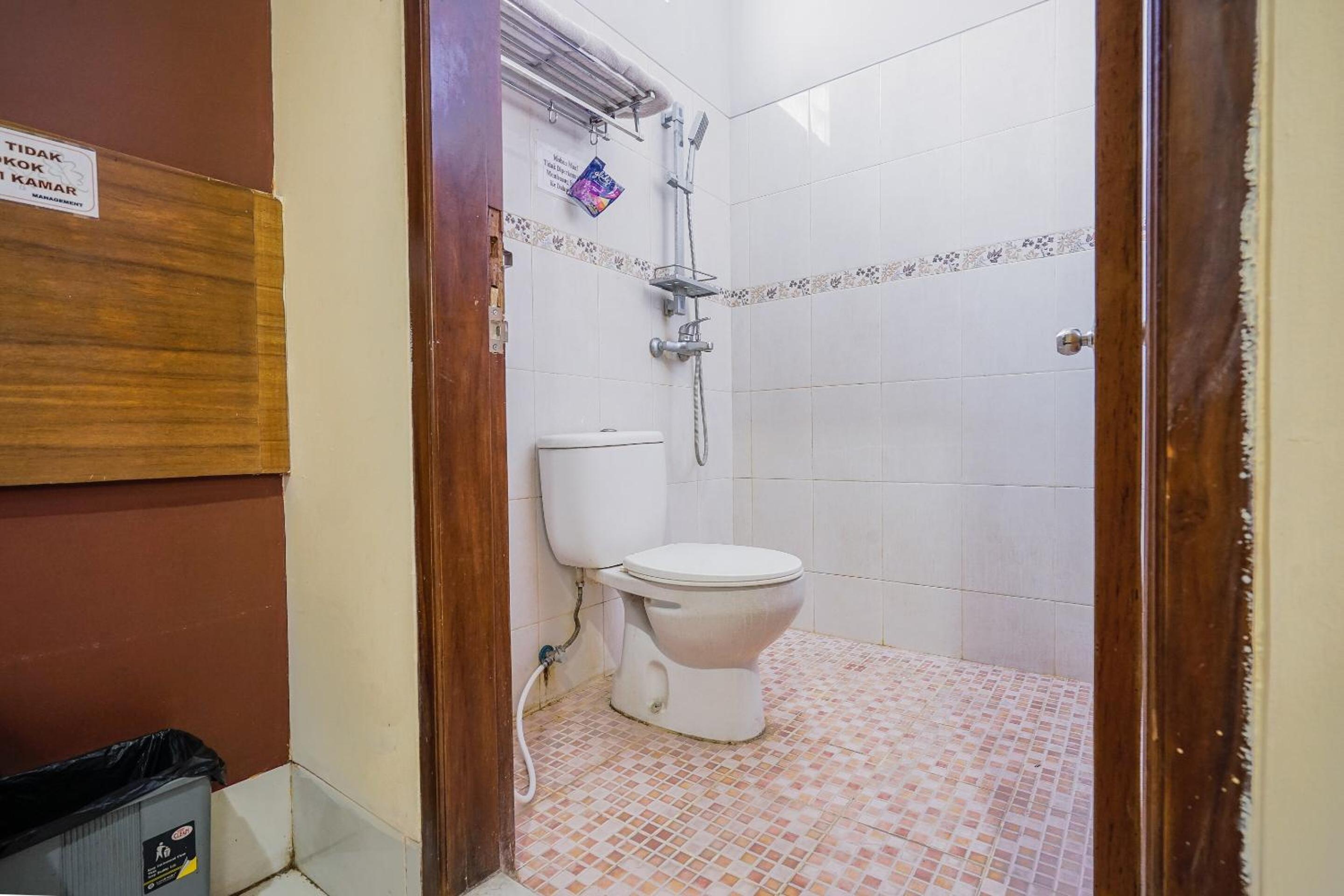 Standard Double Room - Photo 3