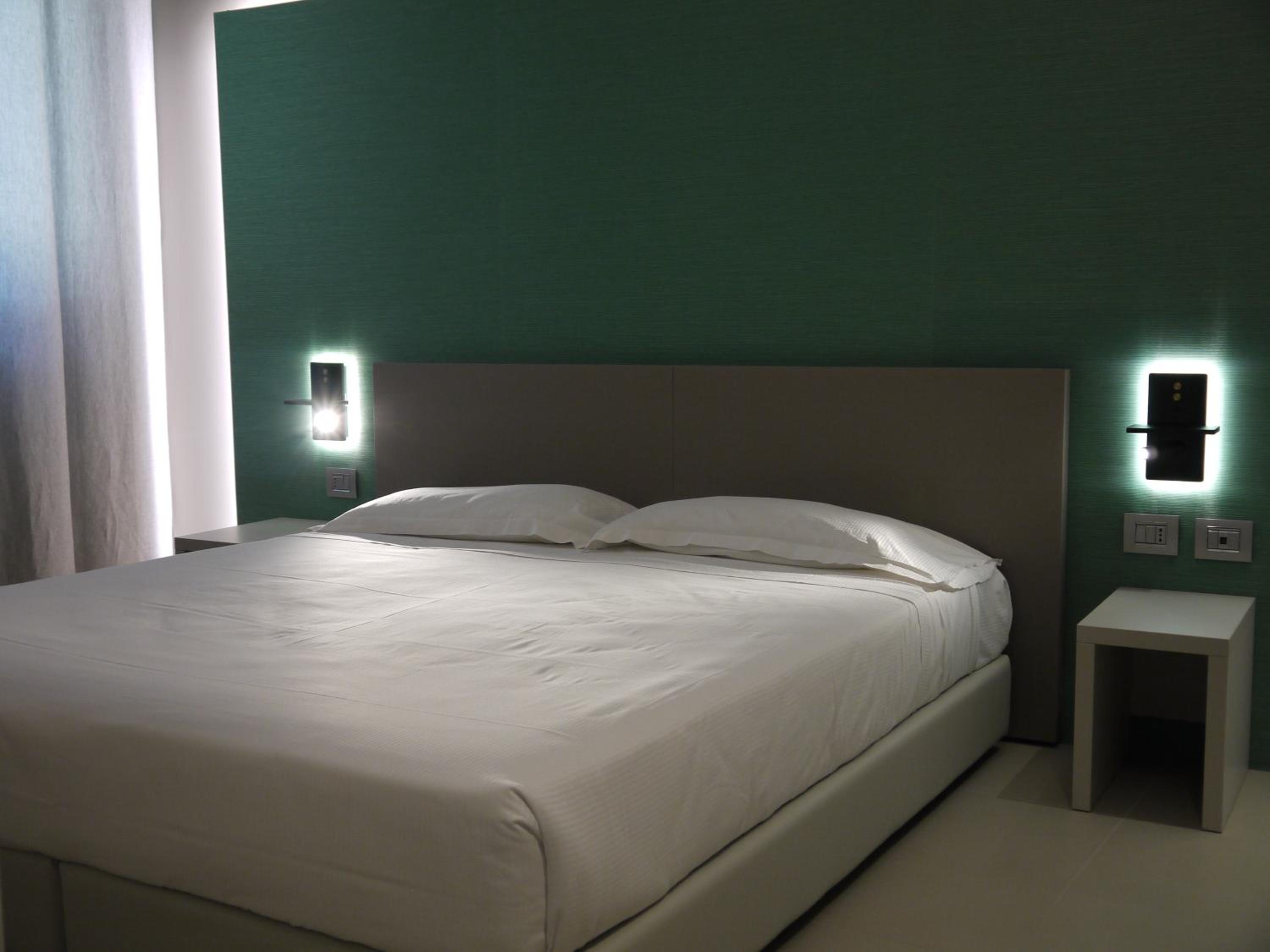 Double or Twin Room - Photo 6