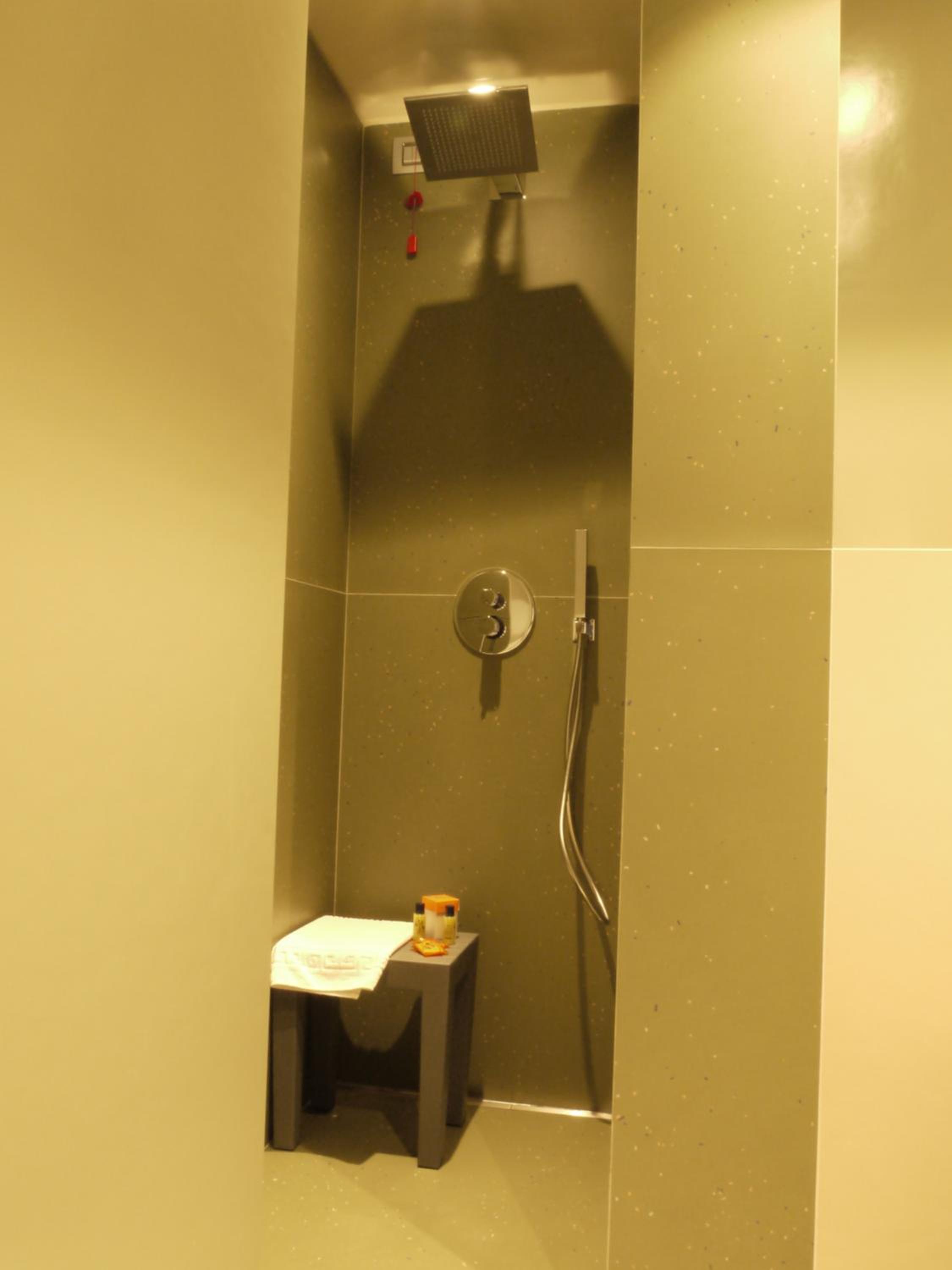 Double or Twin Room - Photo 7