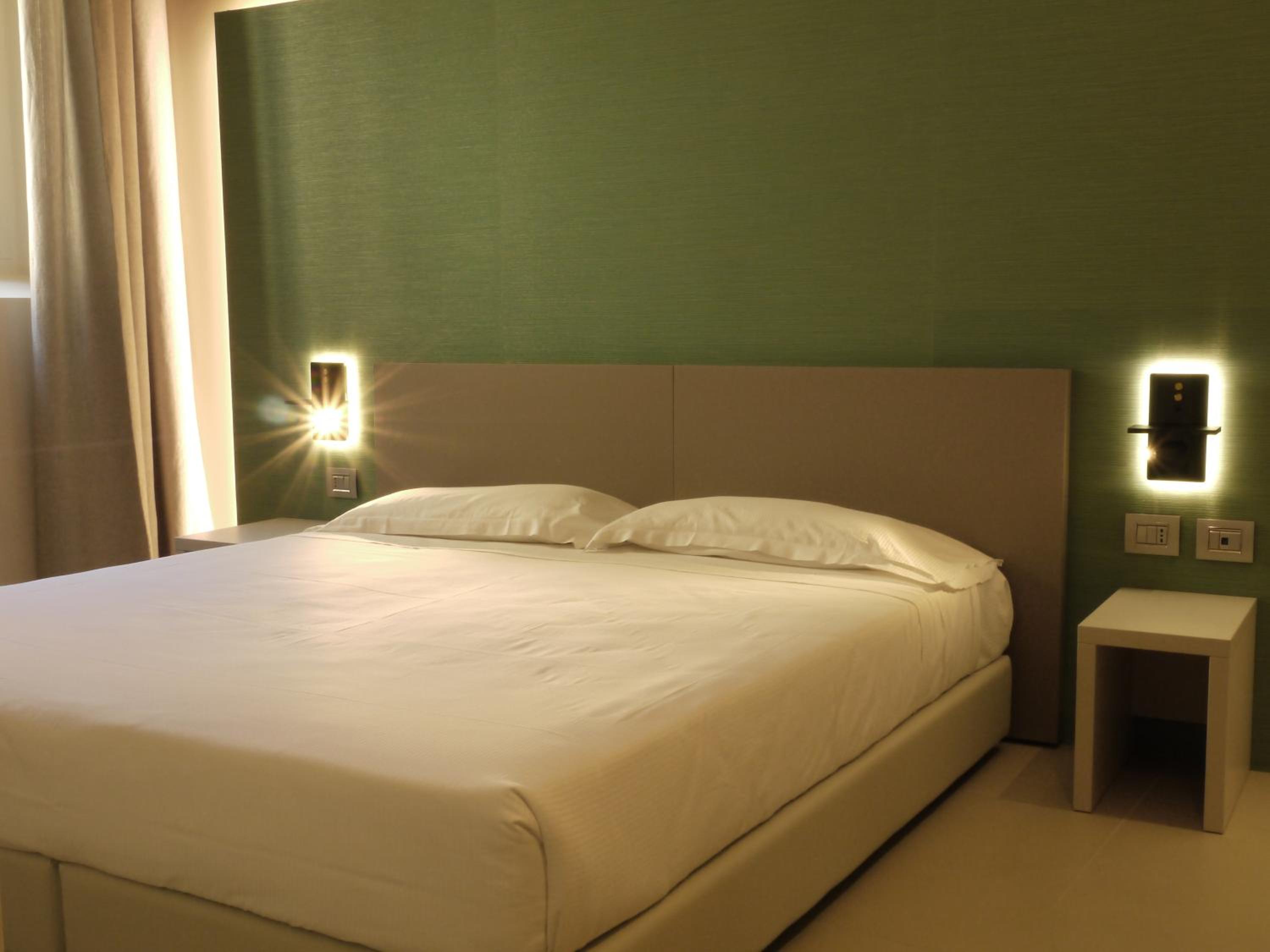 Double or Twin Room - Photo 3