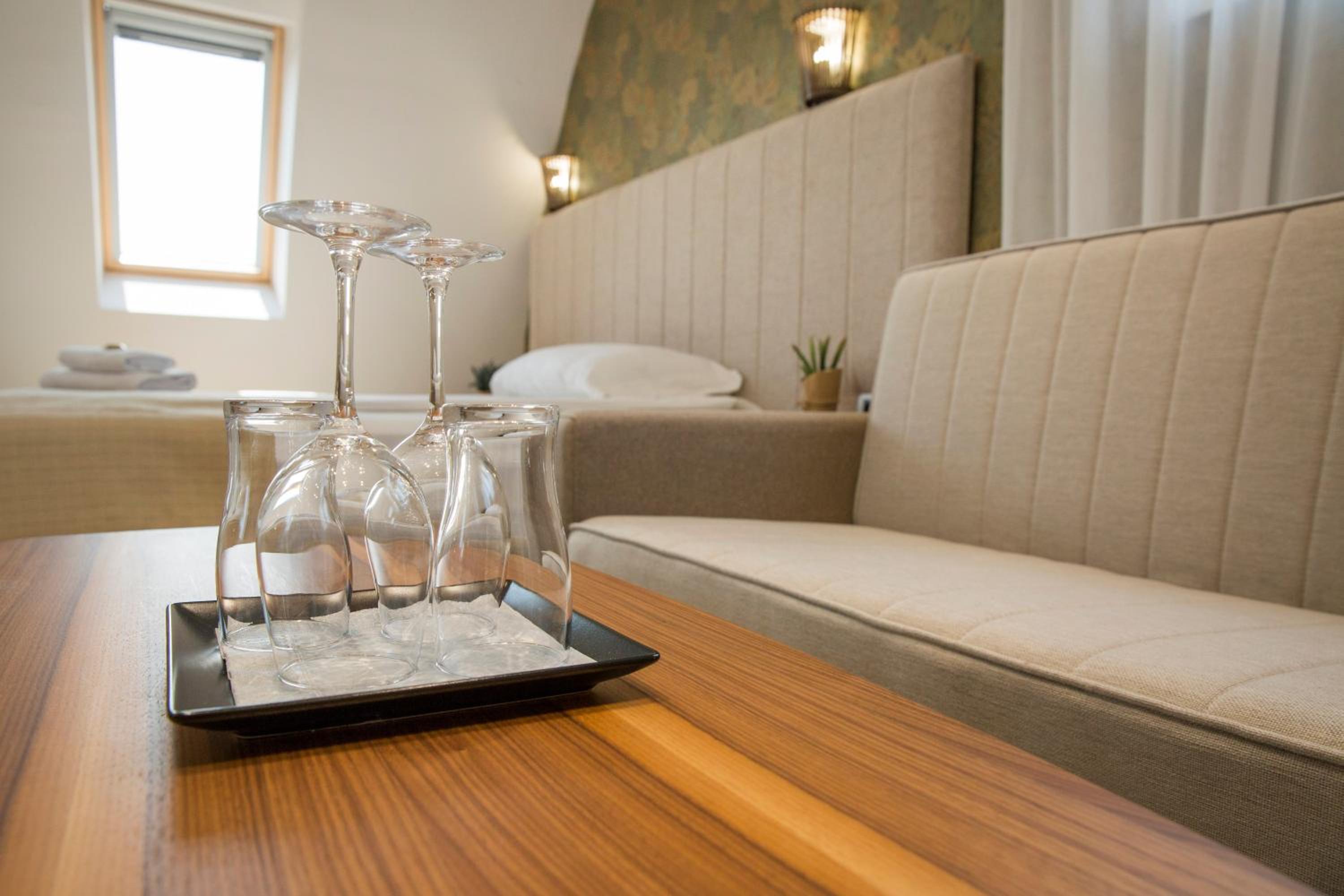 Standard Double or Twin Room - Photo 8