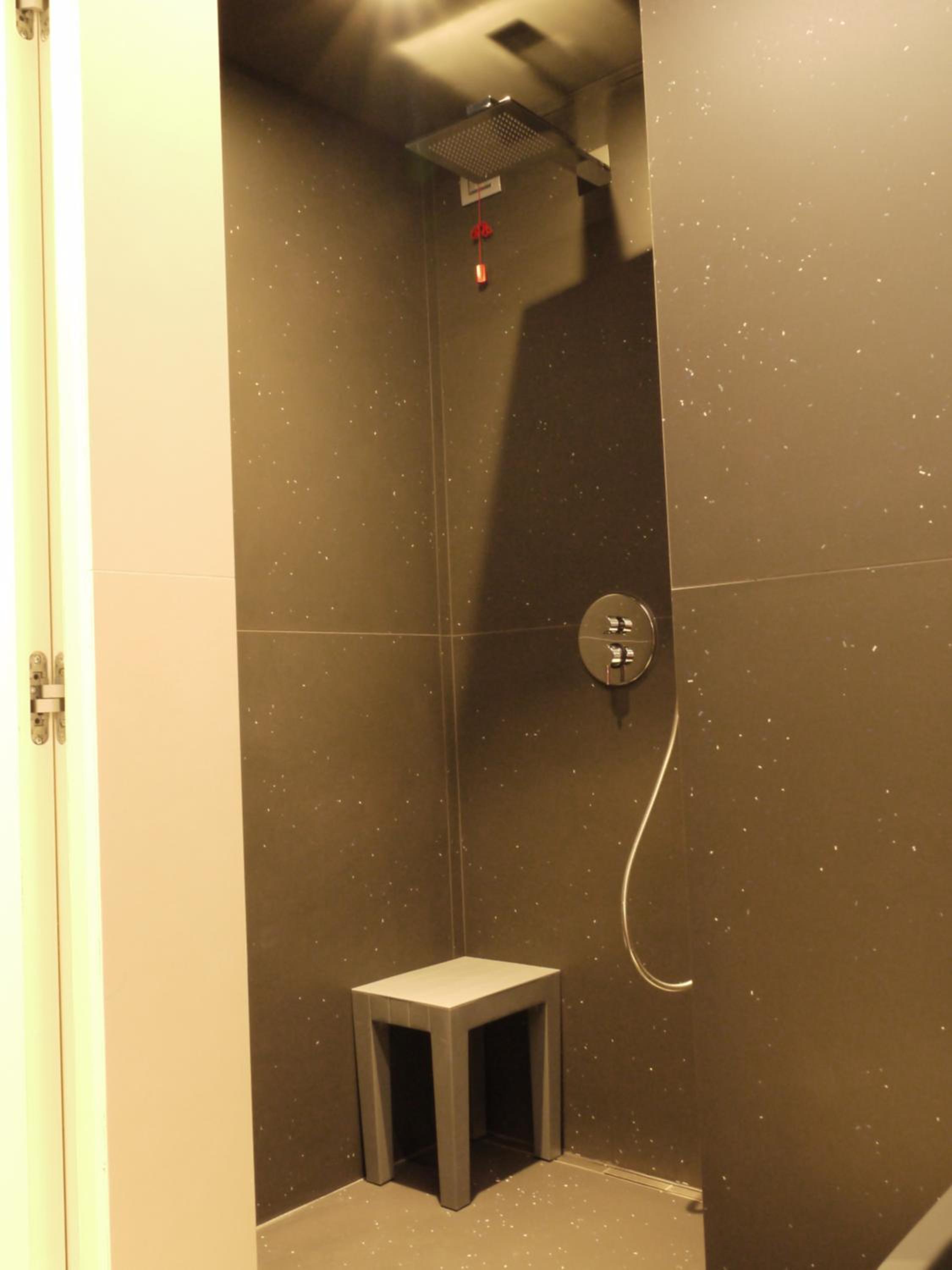 Triple Room with Balcony - Photo 21