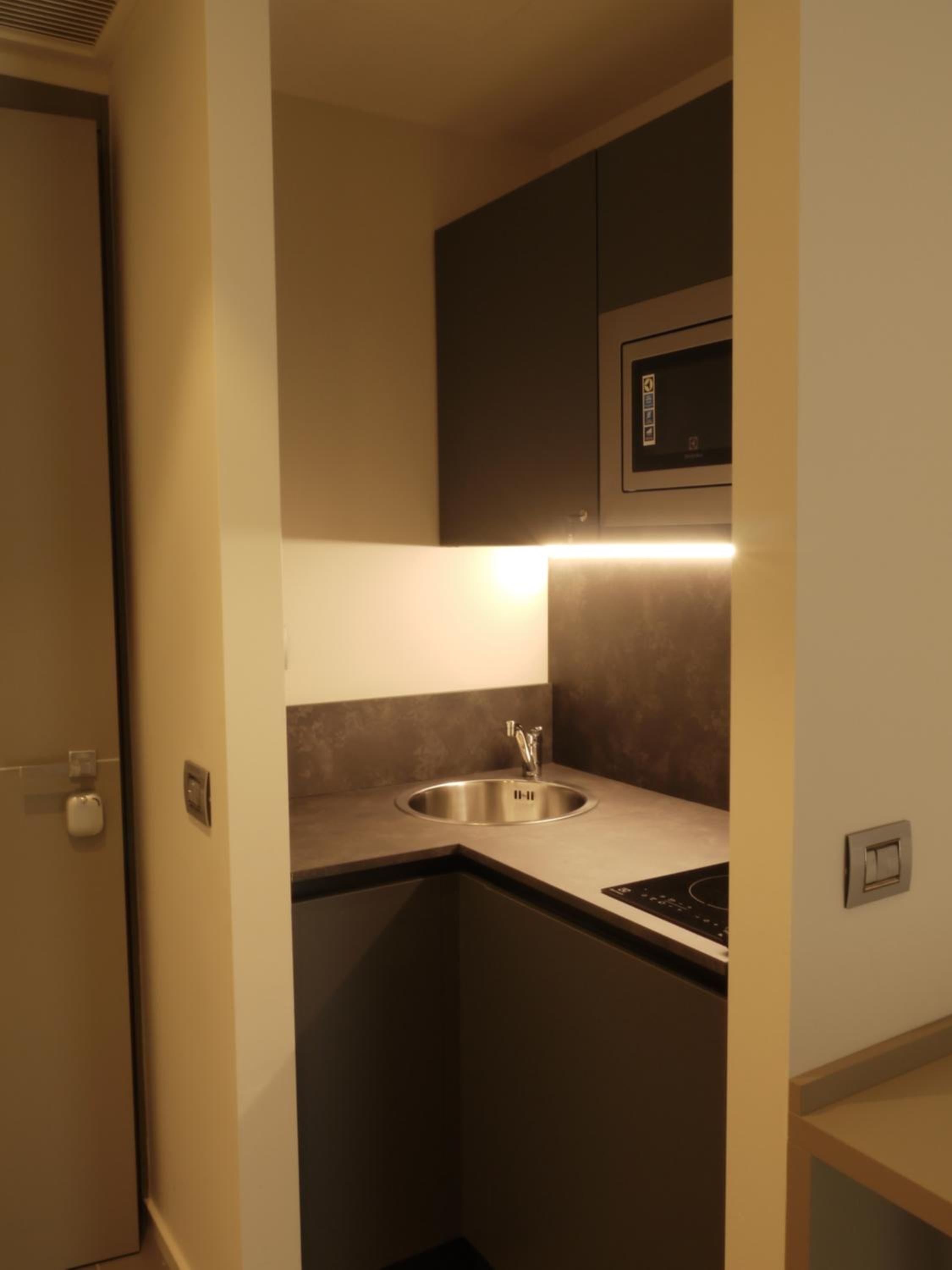 Triple Room with Balcony - Photo 24