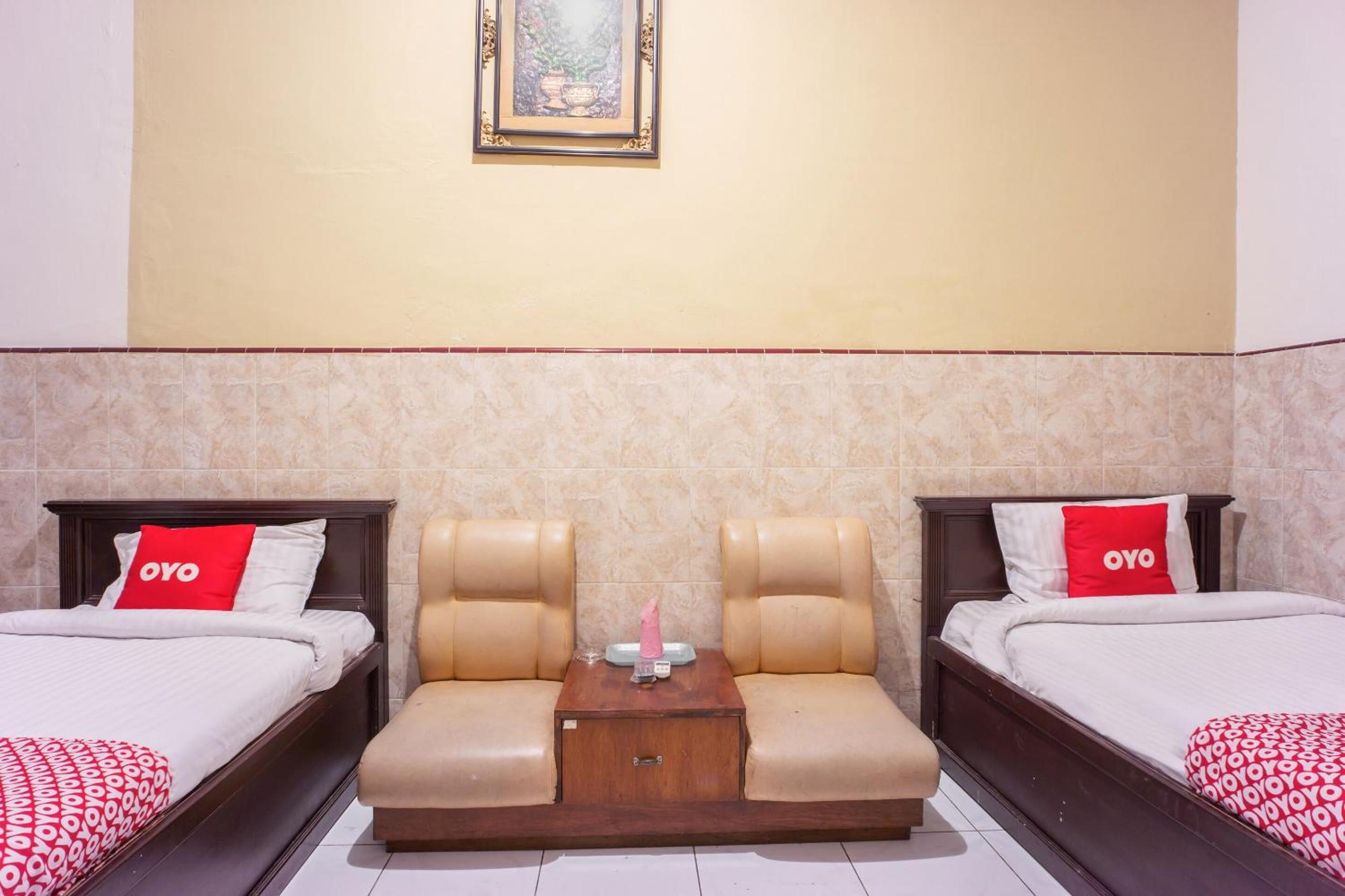 Standard Twin Room - Photo 7