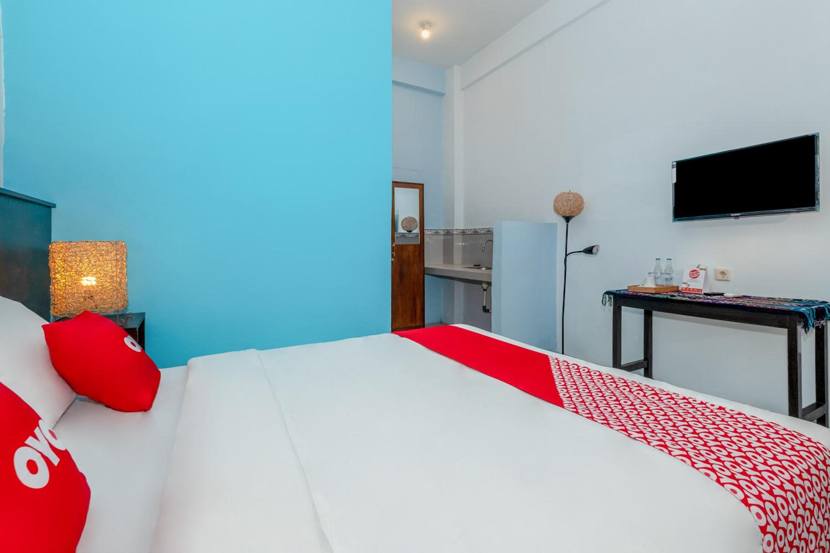 Standard Twin Room - Photo 9