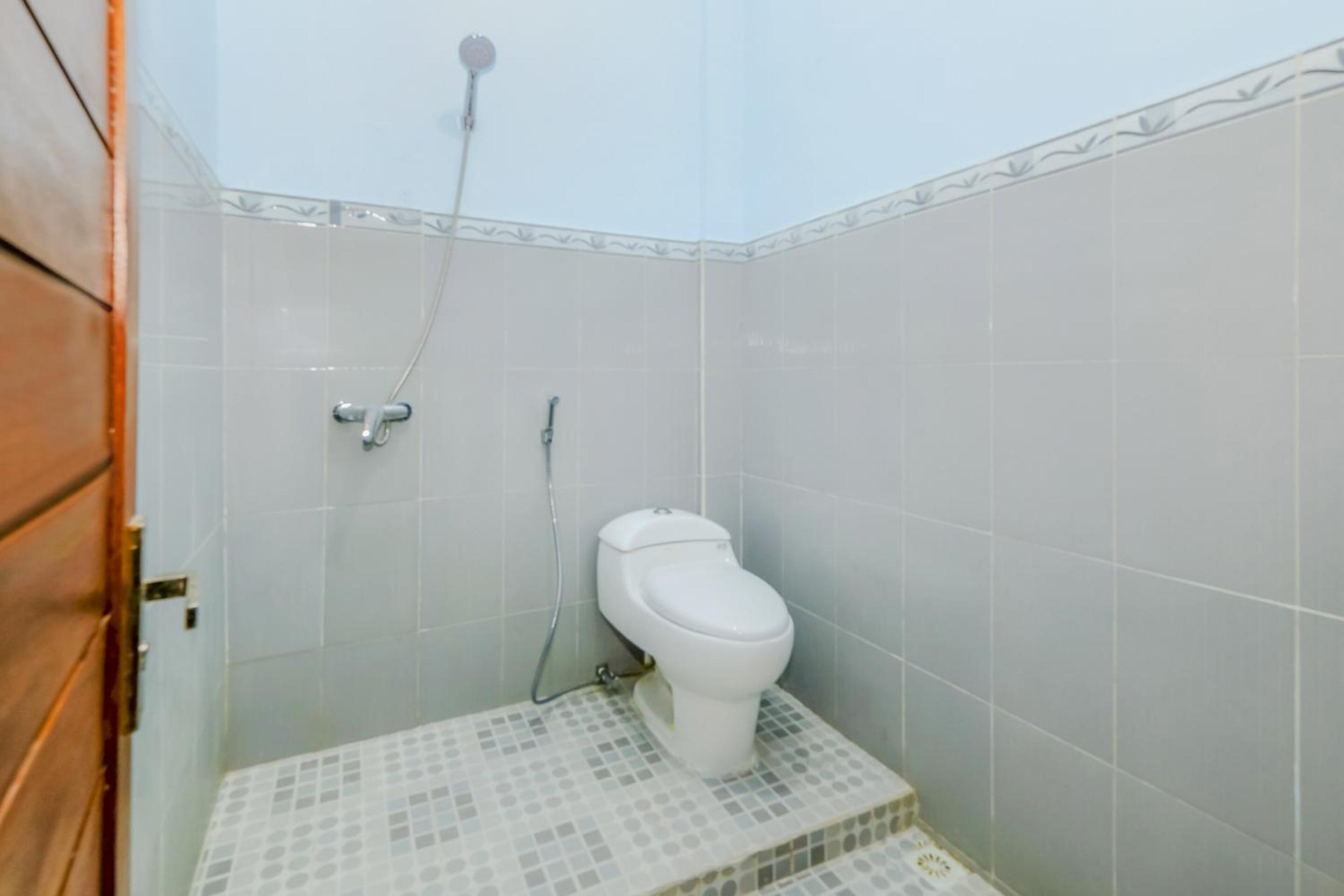 Standard Twin Room - Photo 7