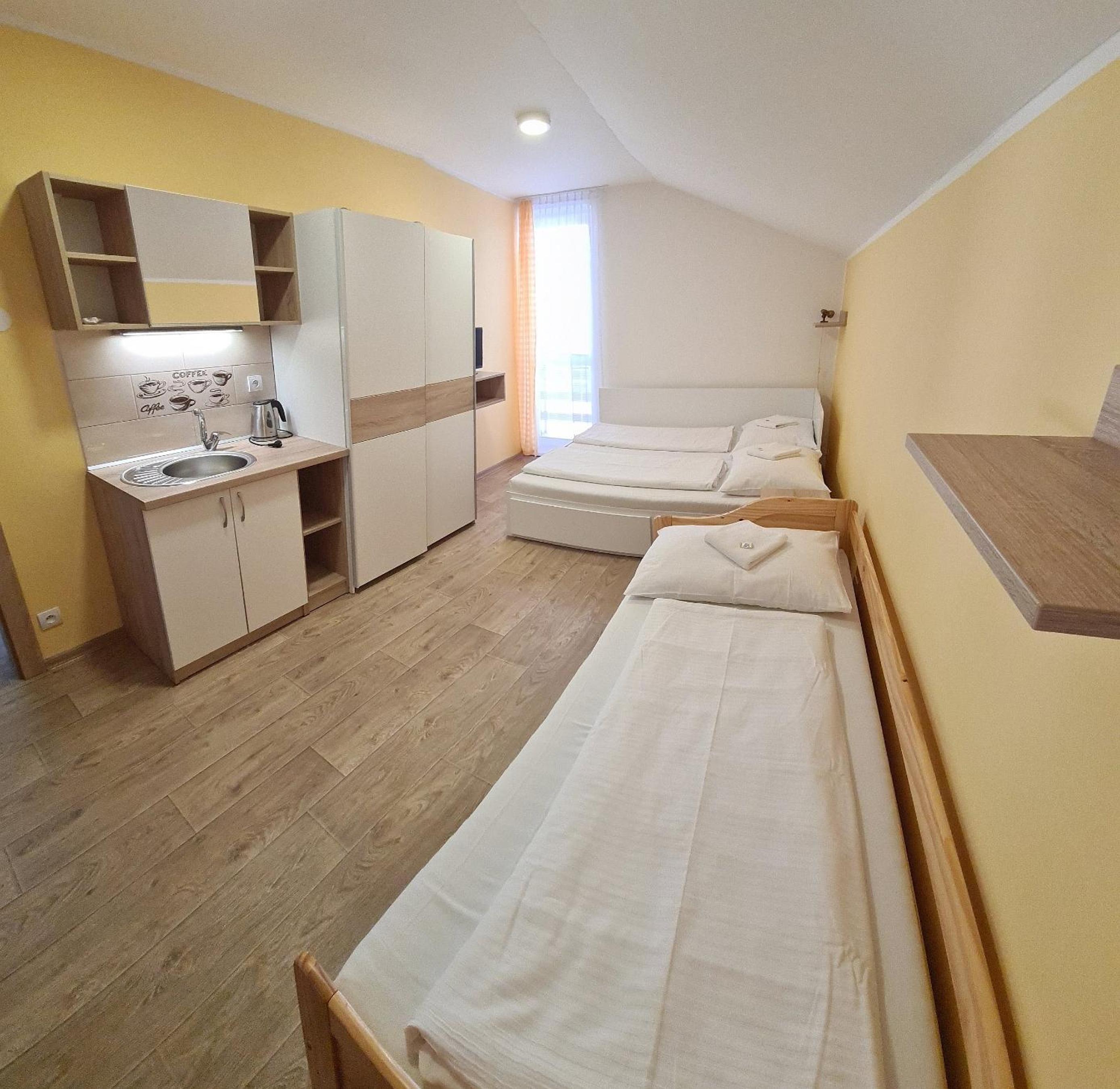 Economy Triple Room with Shared Bathroom