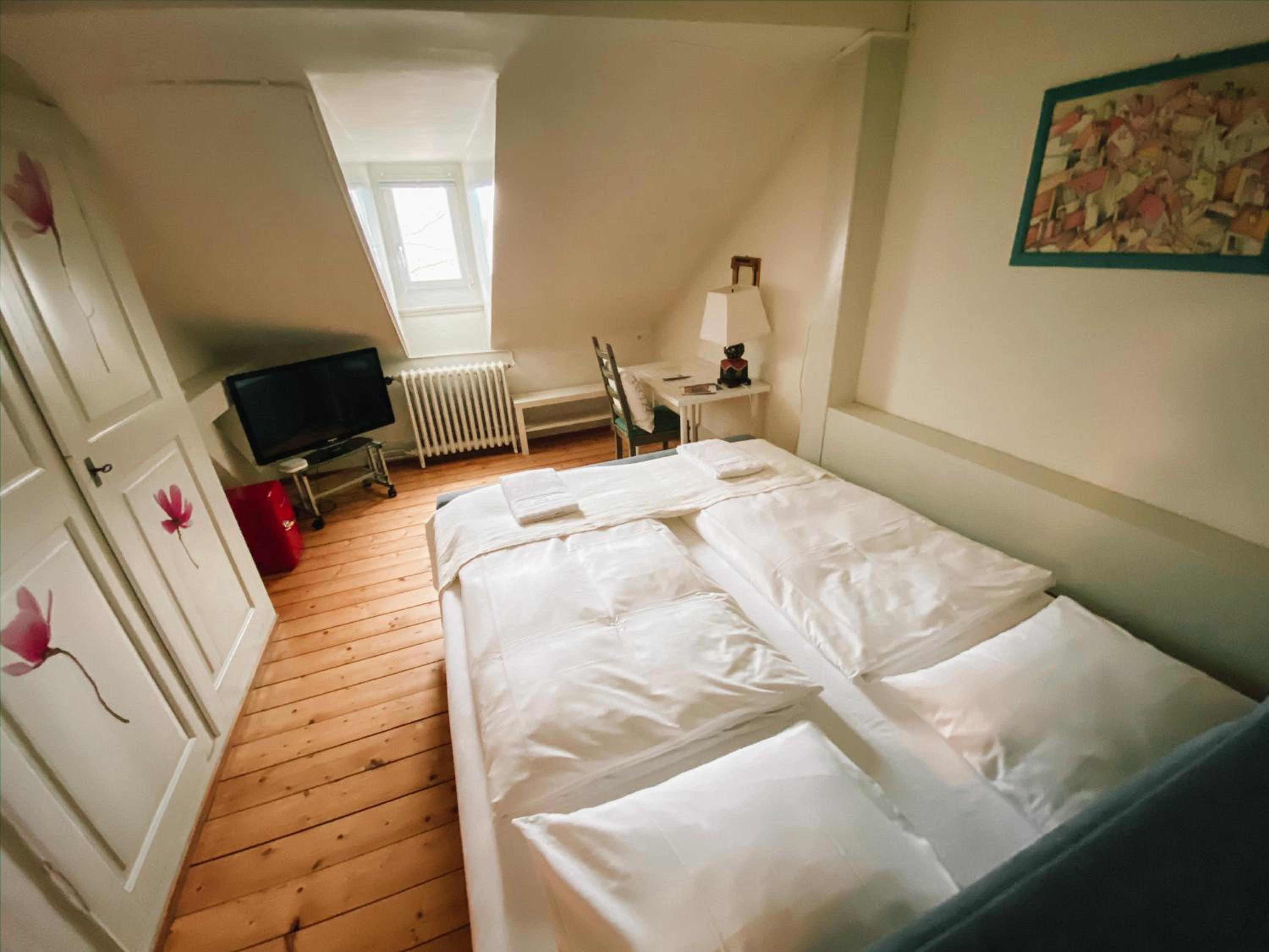 Economy Double Room photo 1
