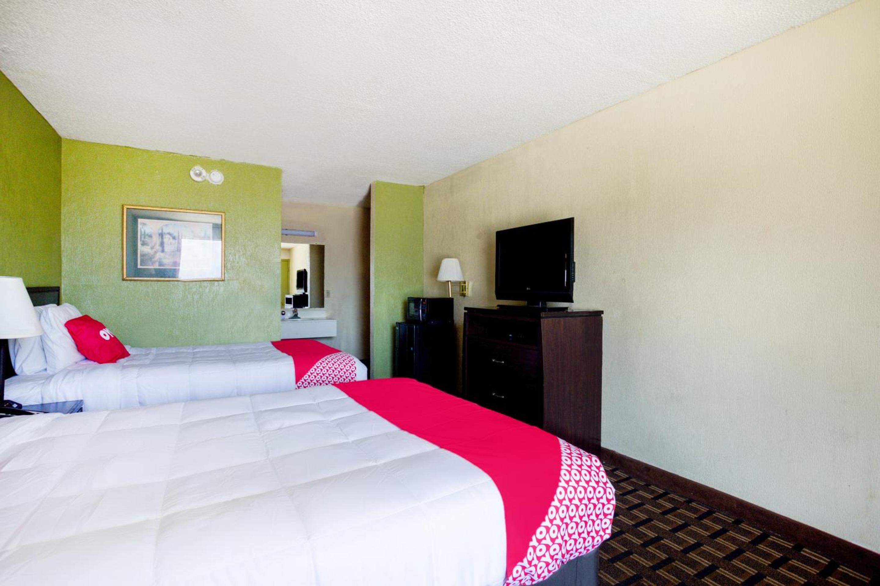 Double Room with Two Double Beds Smoking photo 3