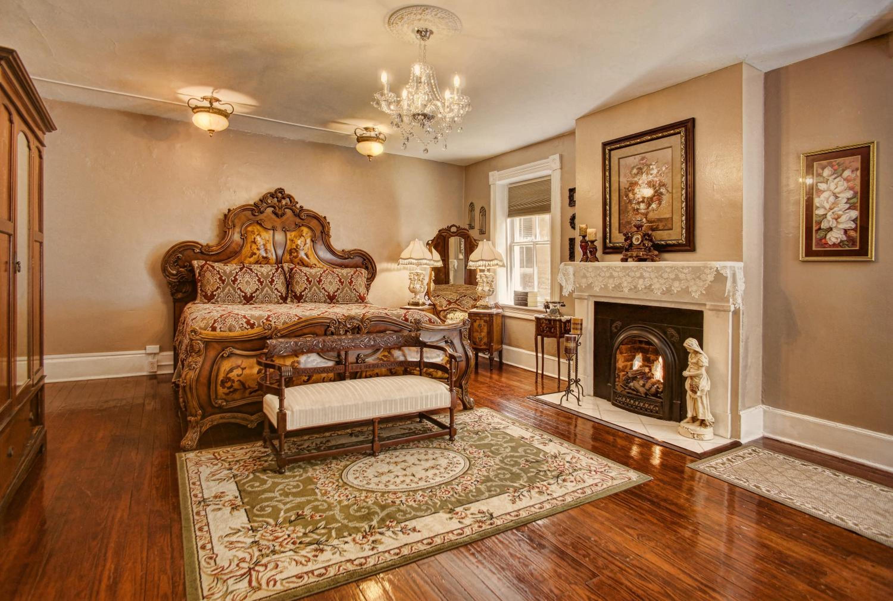 Oglethrope King Room