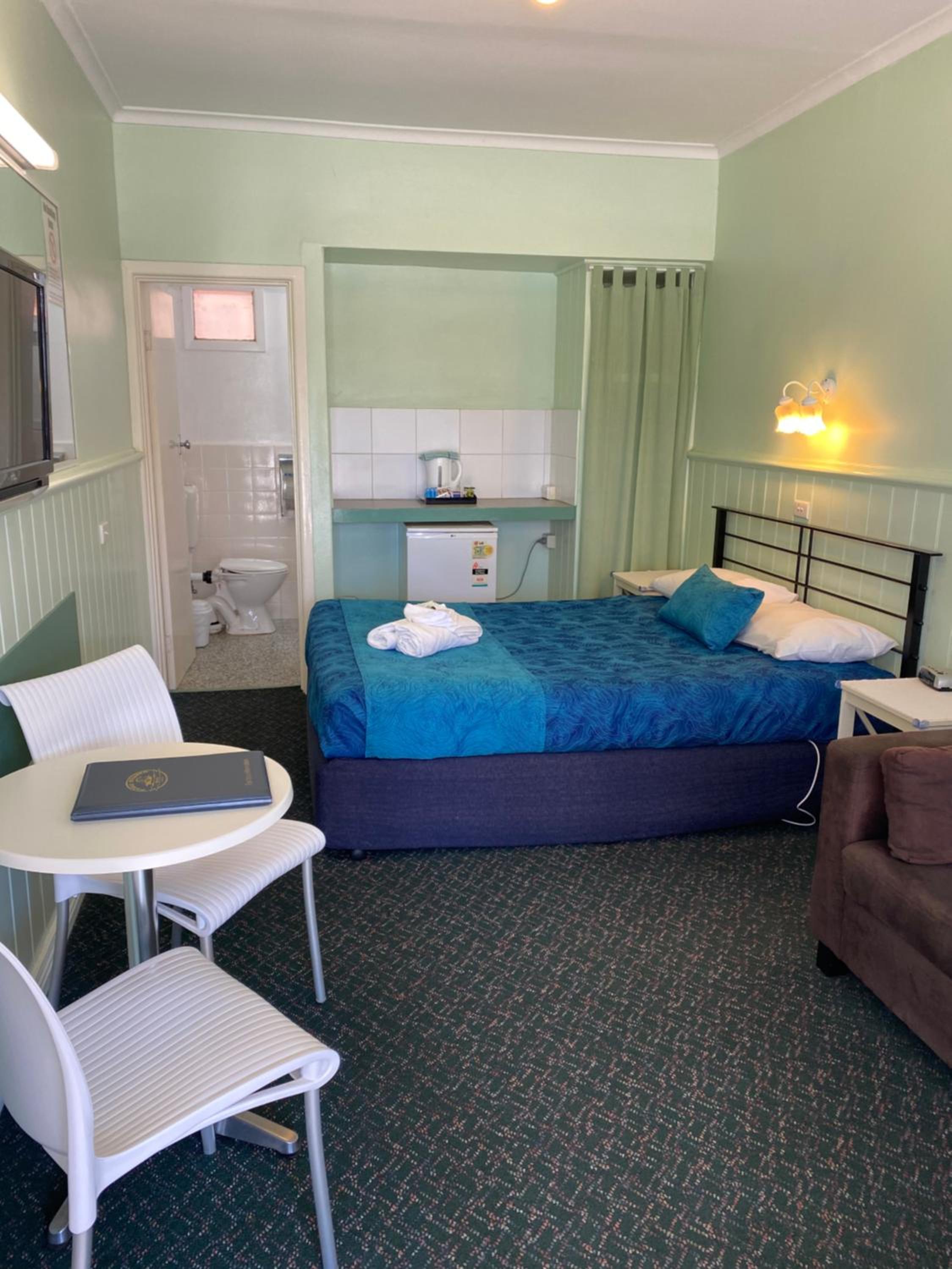 Standard Queen Room